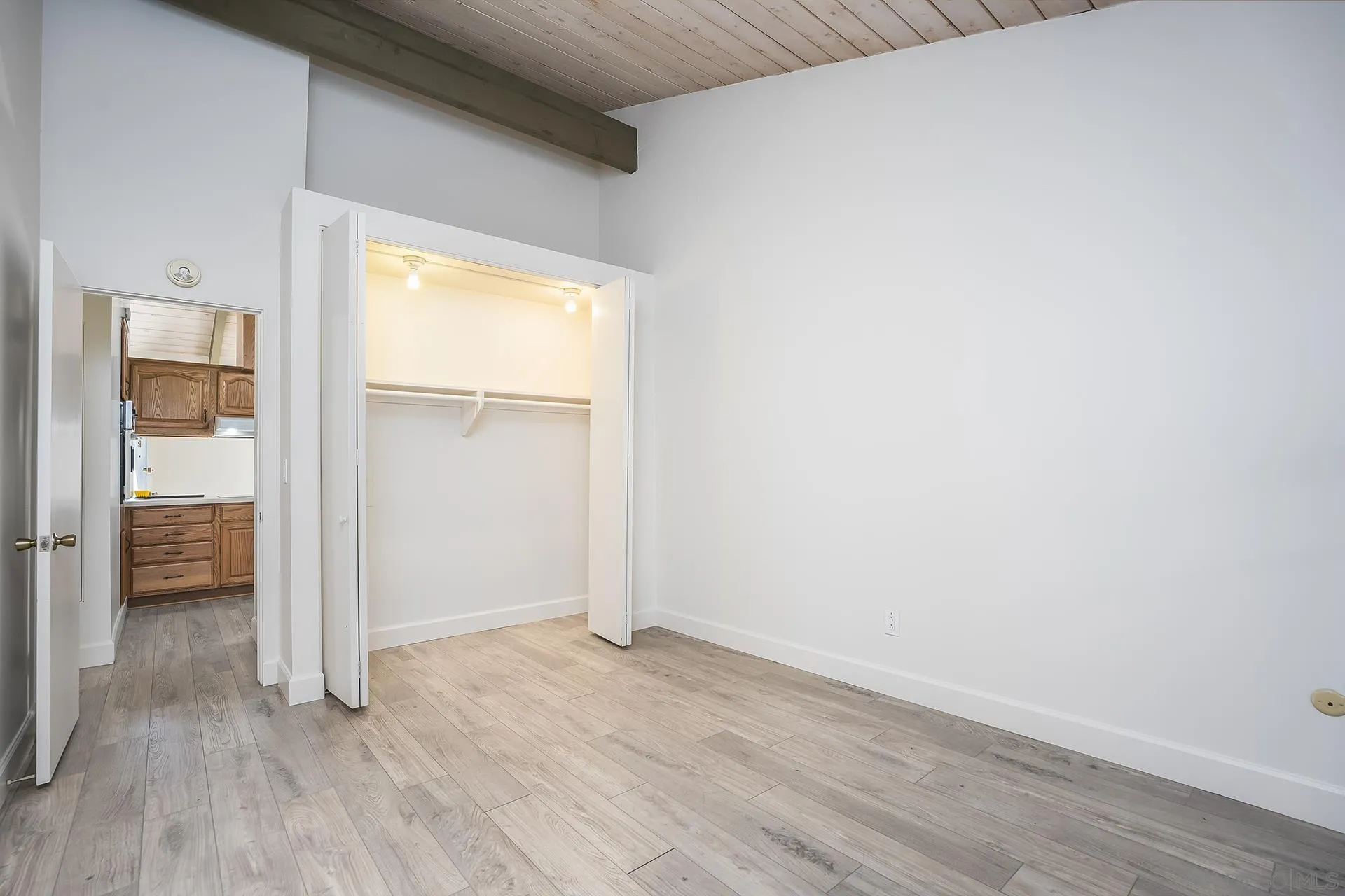 https://cdn.realtyfeed.com/cdn/127/260018678/c3df84fdbd79af3967495192aa28d685.webp