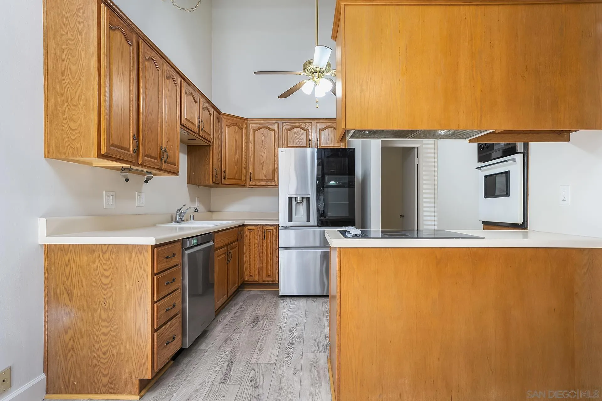 https://cdn.realtyfeed.com/cdn/127/260018678/c4274b08d4c68ce375bccfeebffa56cc.webp