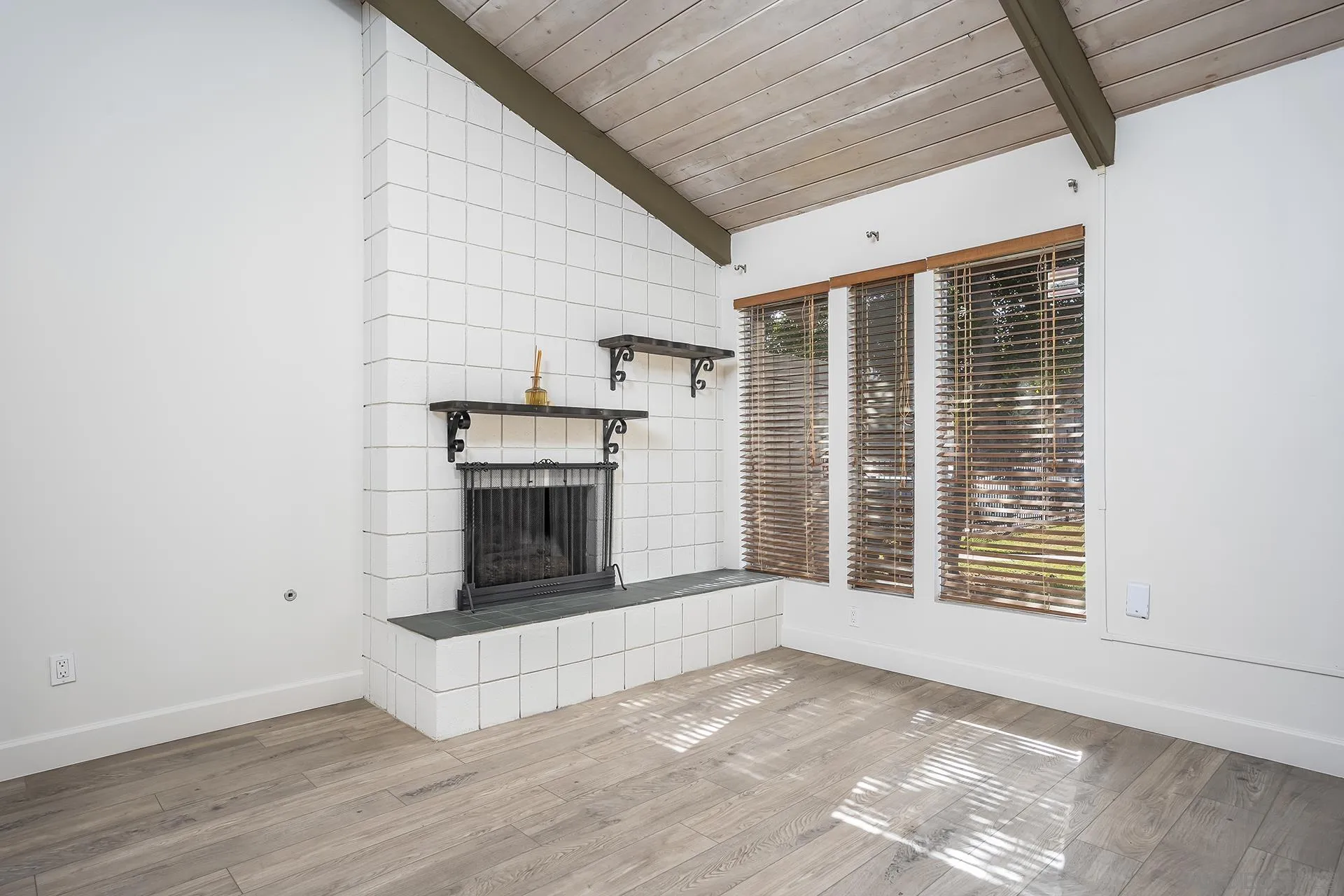 Photo #7: 260018678 Listing: Photo #7