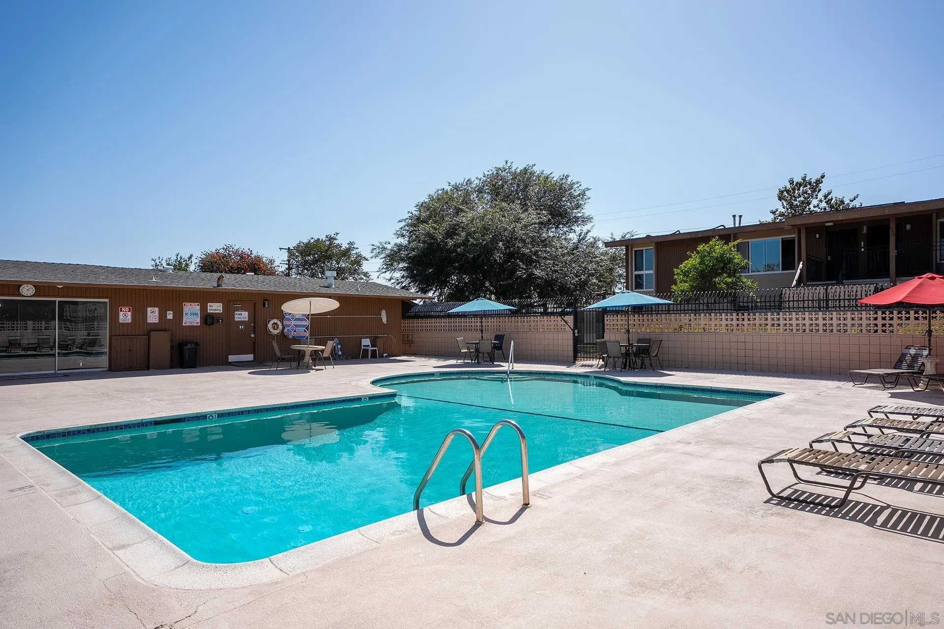 https://cdn.realtyfeed.com/cdn/127/260018678/d930396b50749329acae4430fc24dfec.webp