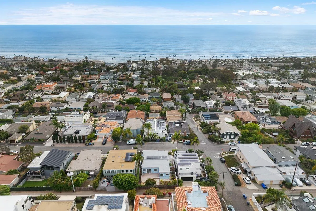 https://cdn.realtyfeed.com/cdn/127/260018681/0dc0d6ea1fdd2796143fc1a5be5ed170.webp