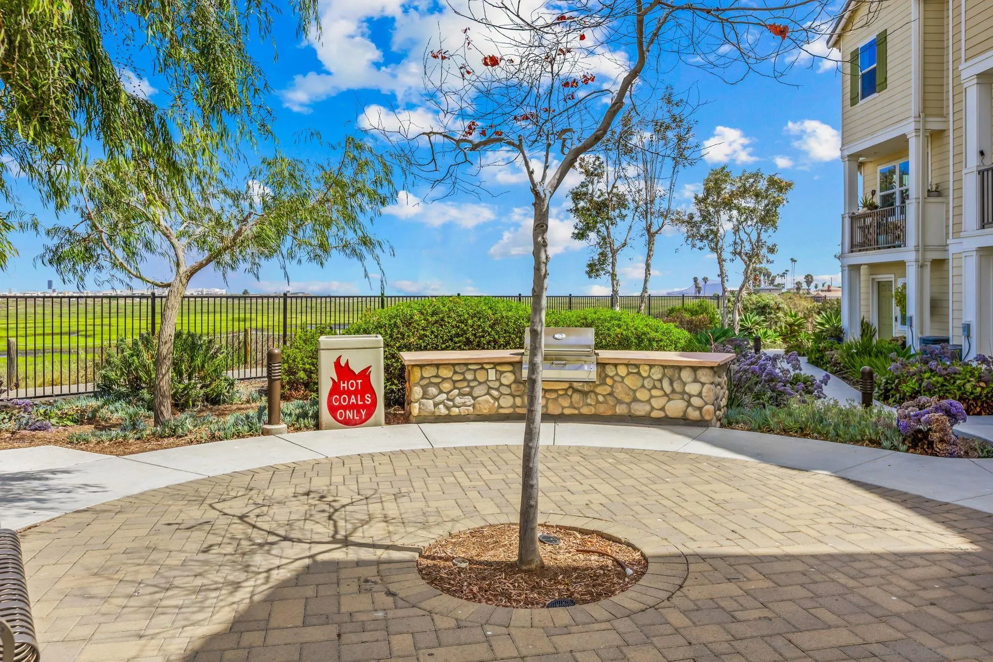 Photo #33: 260018685 Listing: Photo #33