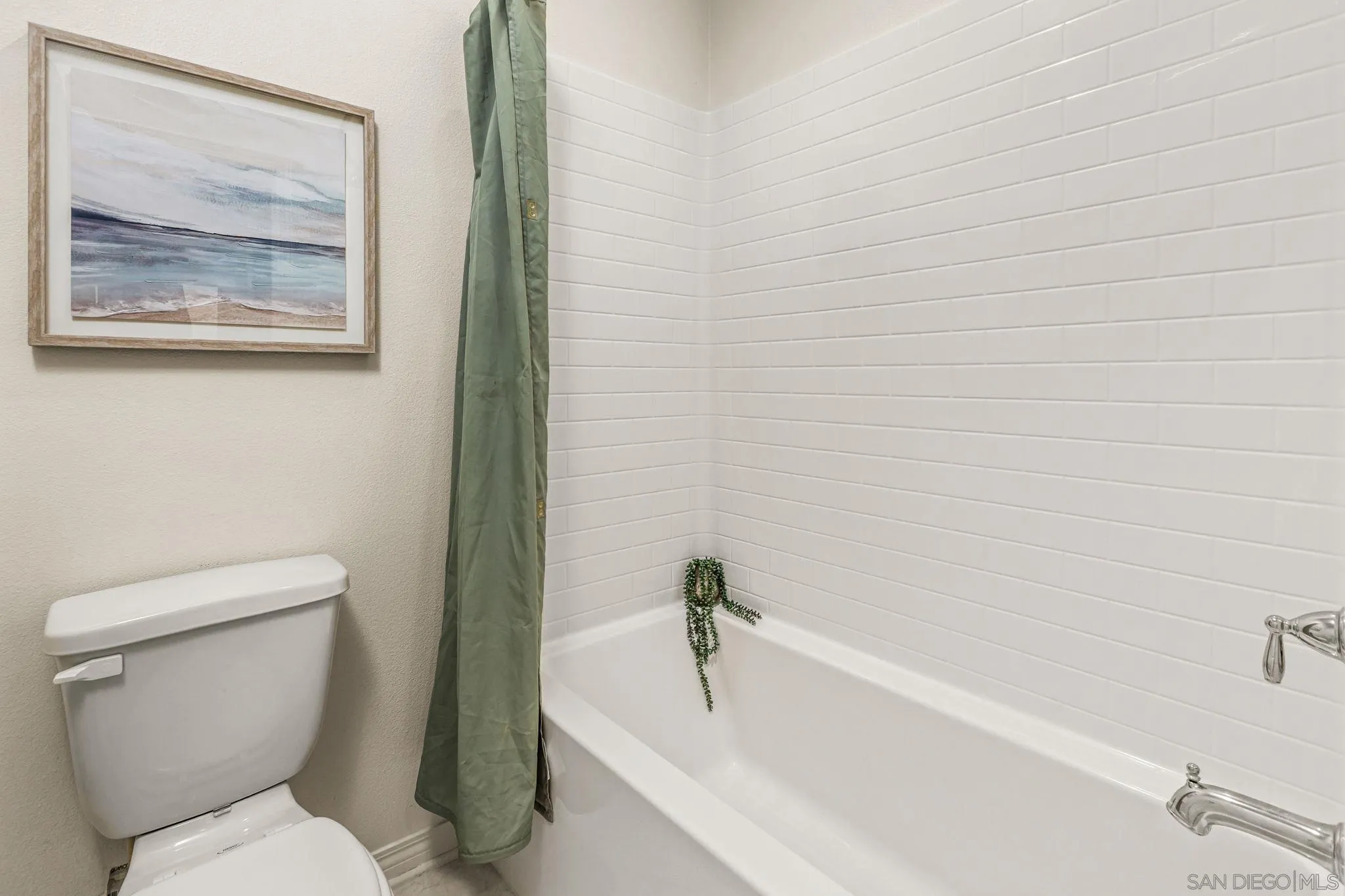 Photo #23: 260018685 Listing: Photo #23