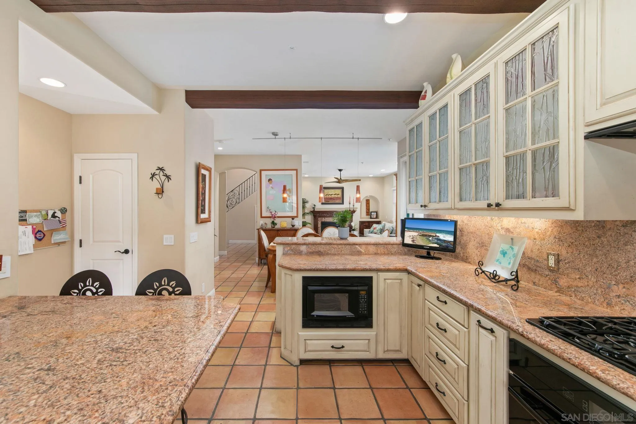 Photo #8: 260018689 Listing: Photo #8