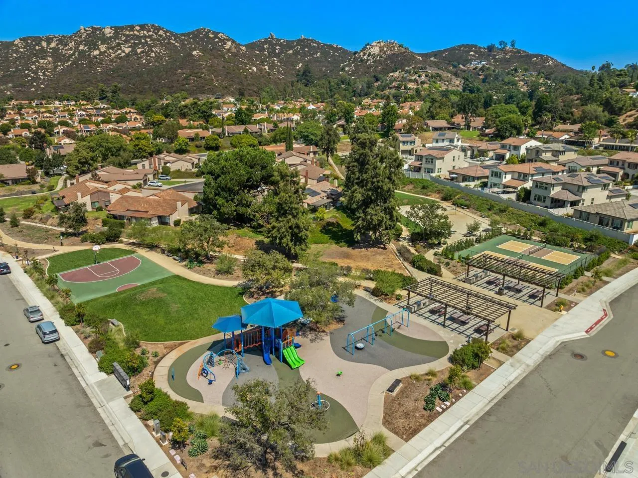 https://cdn.realtyfeed.com/cdn/127/260018698/0d01b188277c9962714e59b4891a69c1.webp
