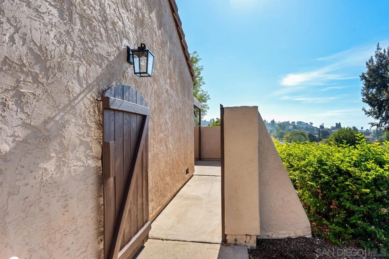 https://cdn.realtyfeed.com/cdn/127/260018698/5ebd6e7910c2cda40eea73e7f502ff23.webp