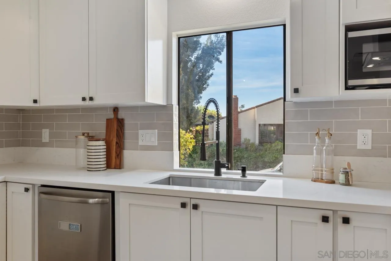 https://cdn.realtyfeed.com/cdn/127/260018698/8bbcbb4b28be6220502885a17dc5ee2b.webp