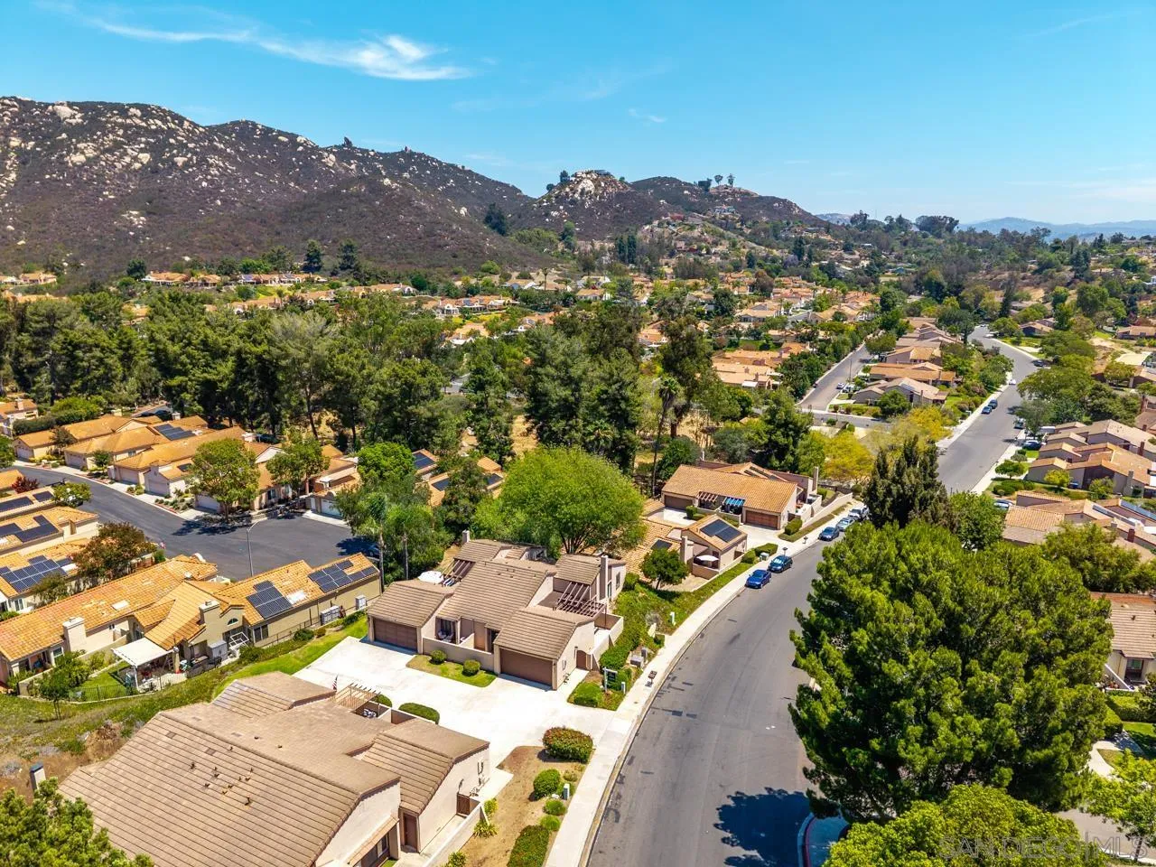 https://cdn.realtyfeed.com/cdn/127/260018698/91f51631a735e97ed958014bdf4abcf5.webp