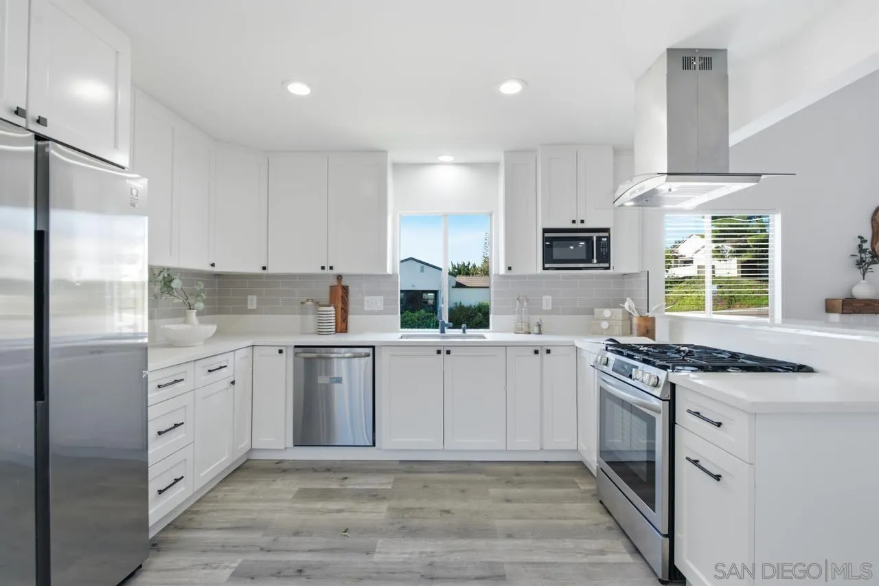 https://cdn.realtyfeed.com/cdn/127/260018698/ee4d85029e911bcadadcdac58401d471.webp
