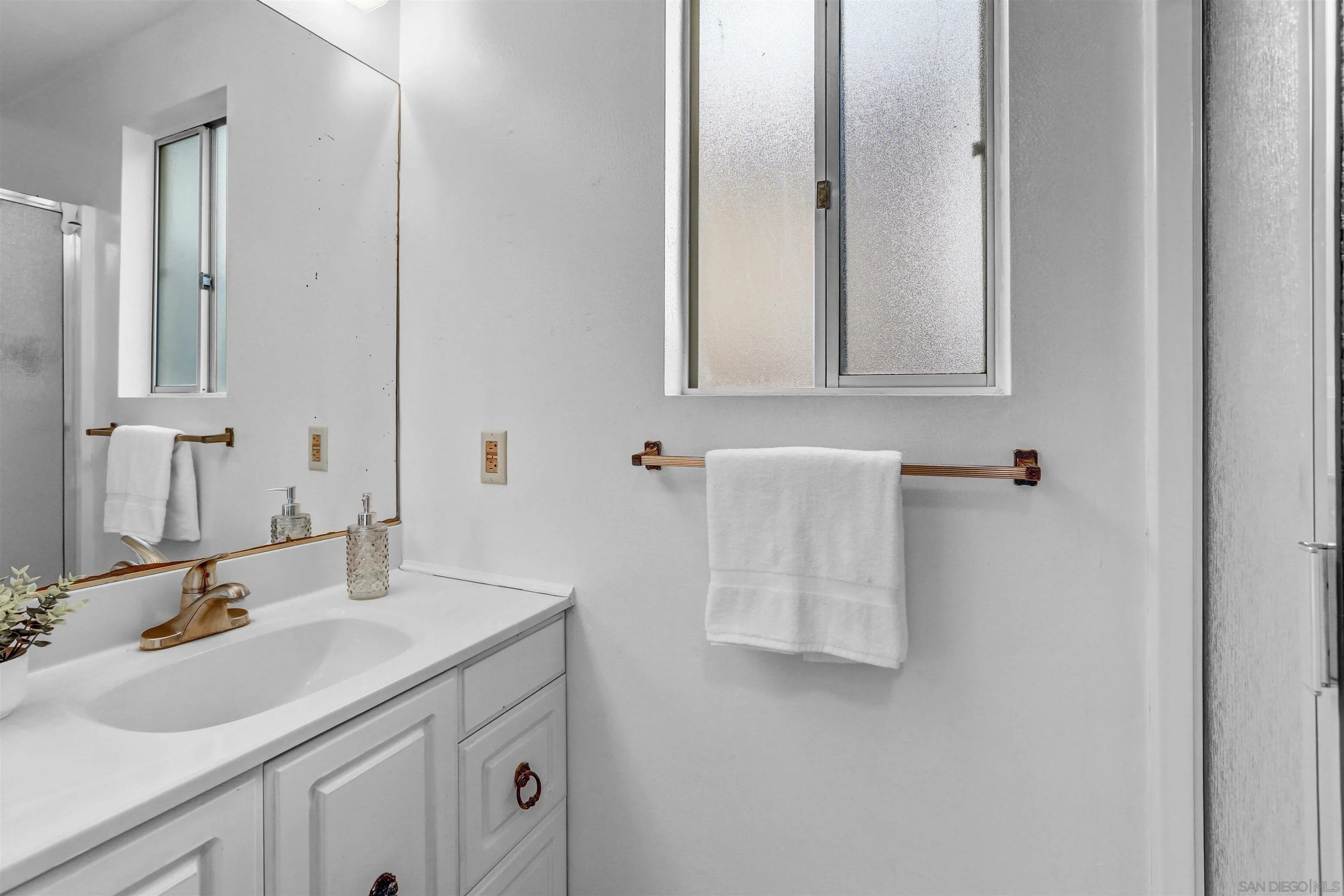 https://cdn.realtyfeed.com/cdn/127/2600187/059424f0878c8c0a41221c67bef10e9a.webp