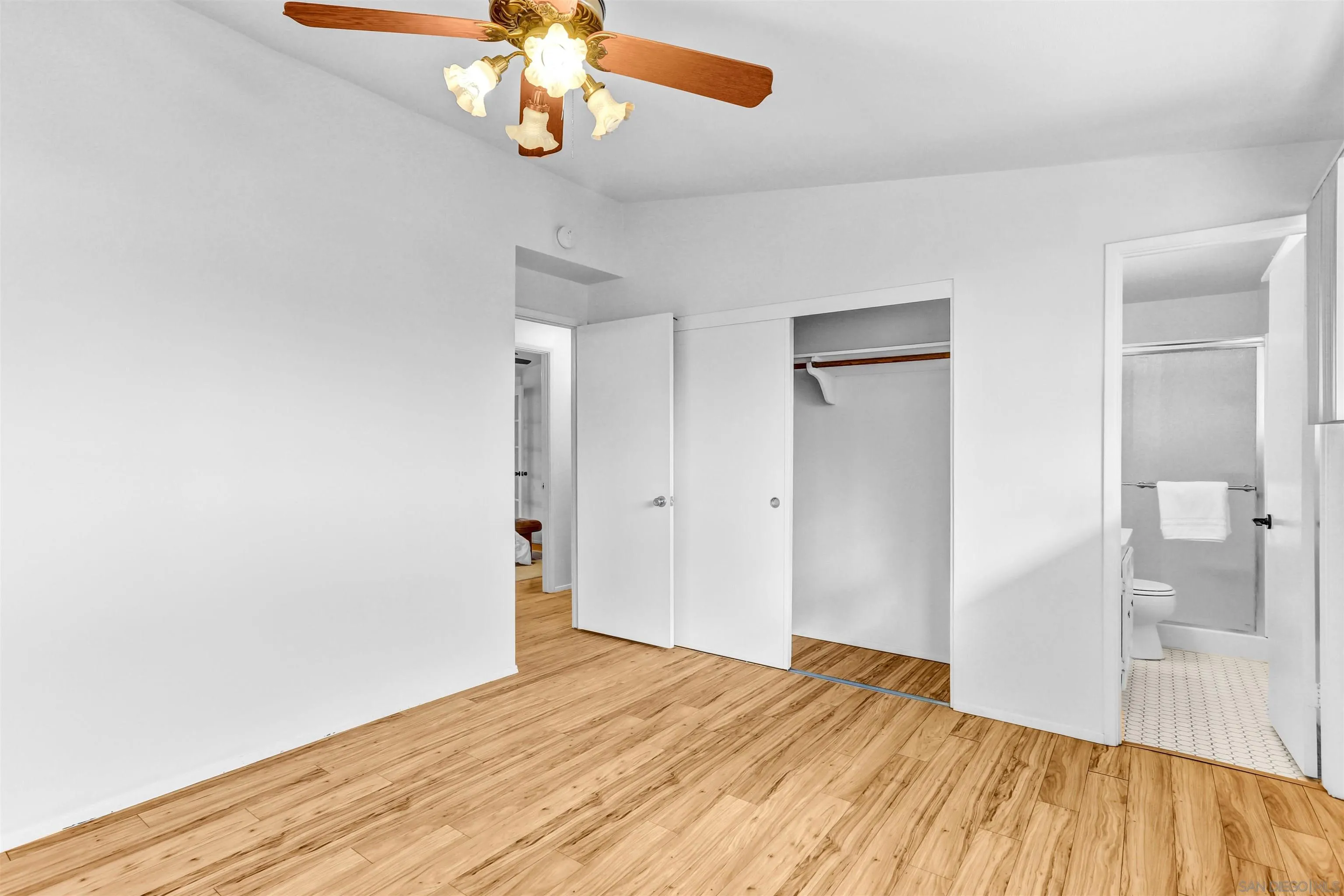 https://cdn.realtyfeed.com/cdn/127/2600187/d183935f38f760ed6120138ce7100f3e.webp