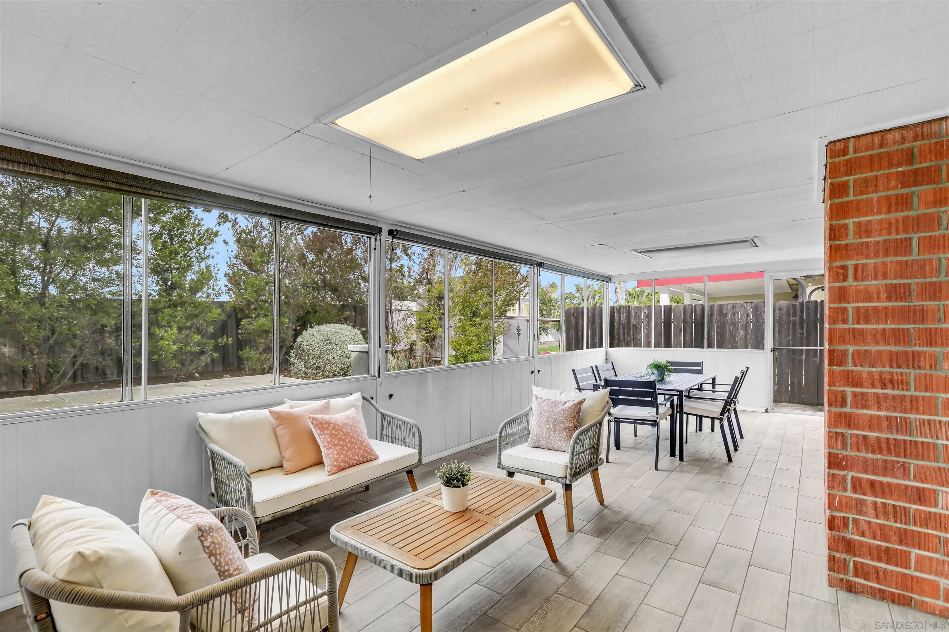 https://cdn.realtyfeed.com/cdn/127/2600187/f3a168288333a843248b03e6400b47a6.webp
