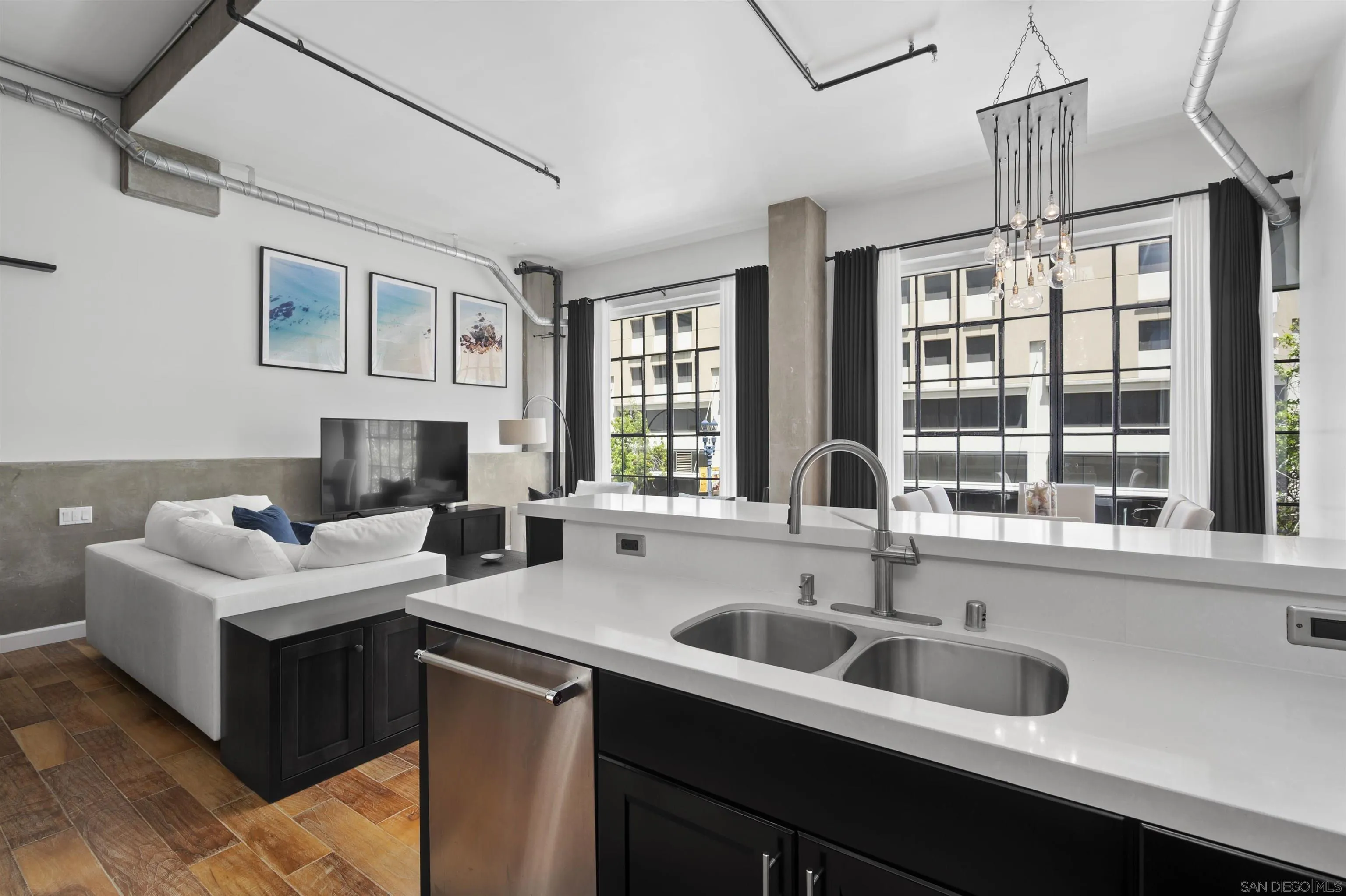 Photo #11: 260018701 Listing: Photo #11