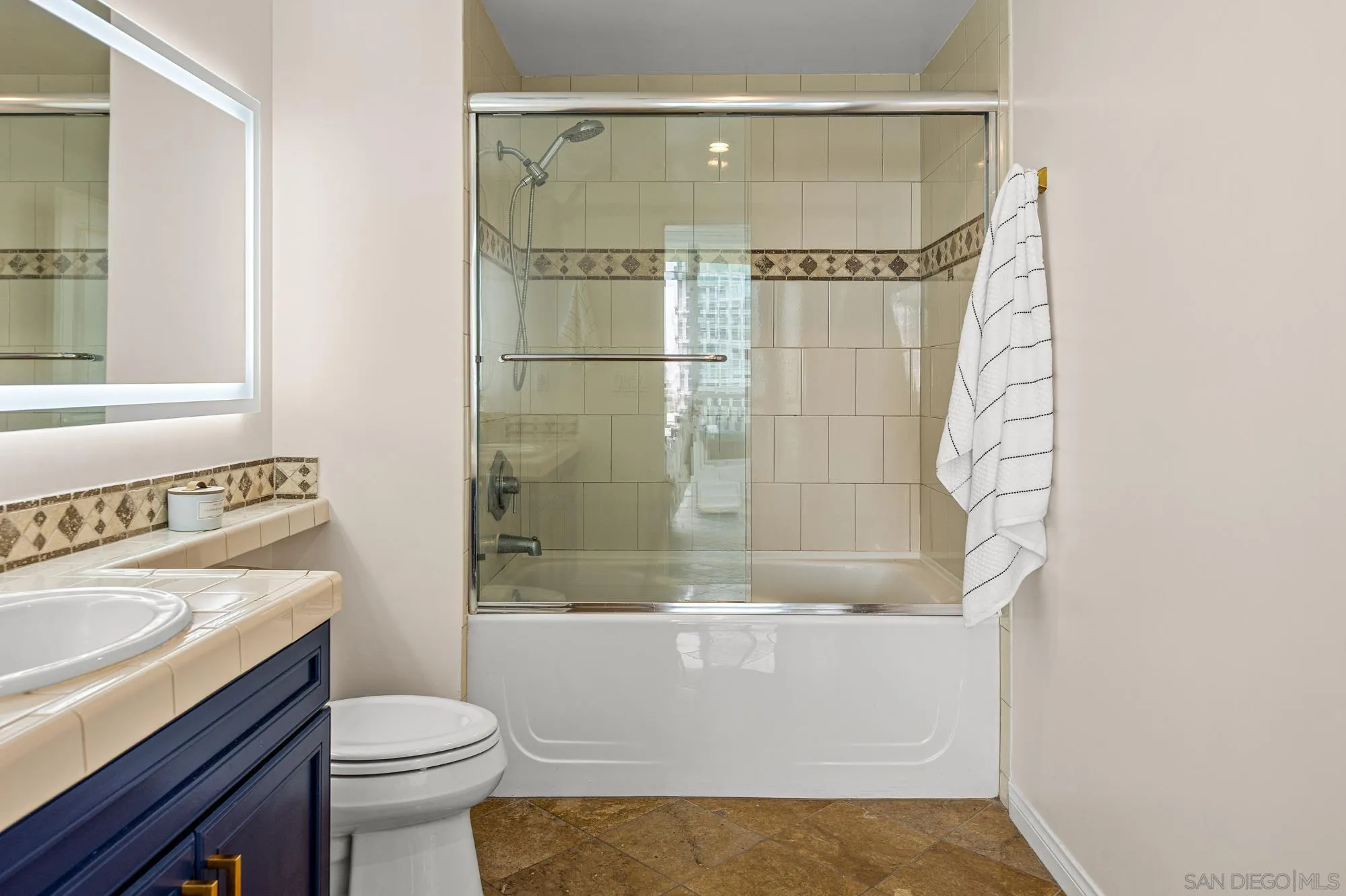 Photo #21: 260018707 Listing: Photo #21