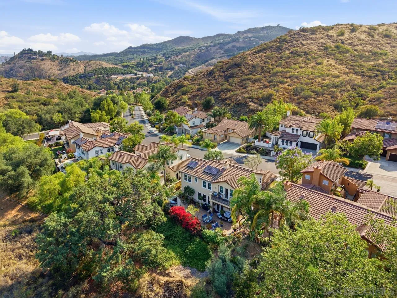 https://cdn.realtyfeed.com/cdn/127/260018710/f41d24e608299b02c06ce2cb7626e80e.webp