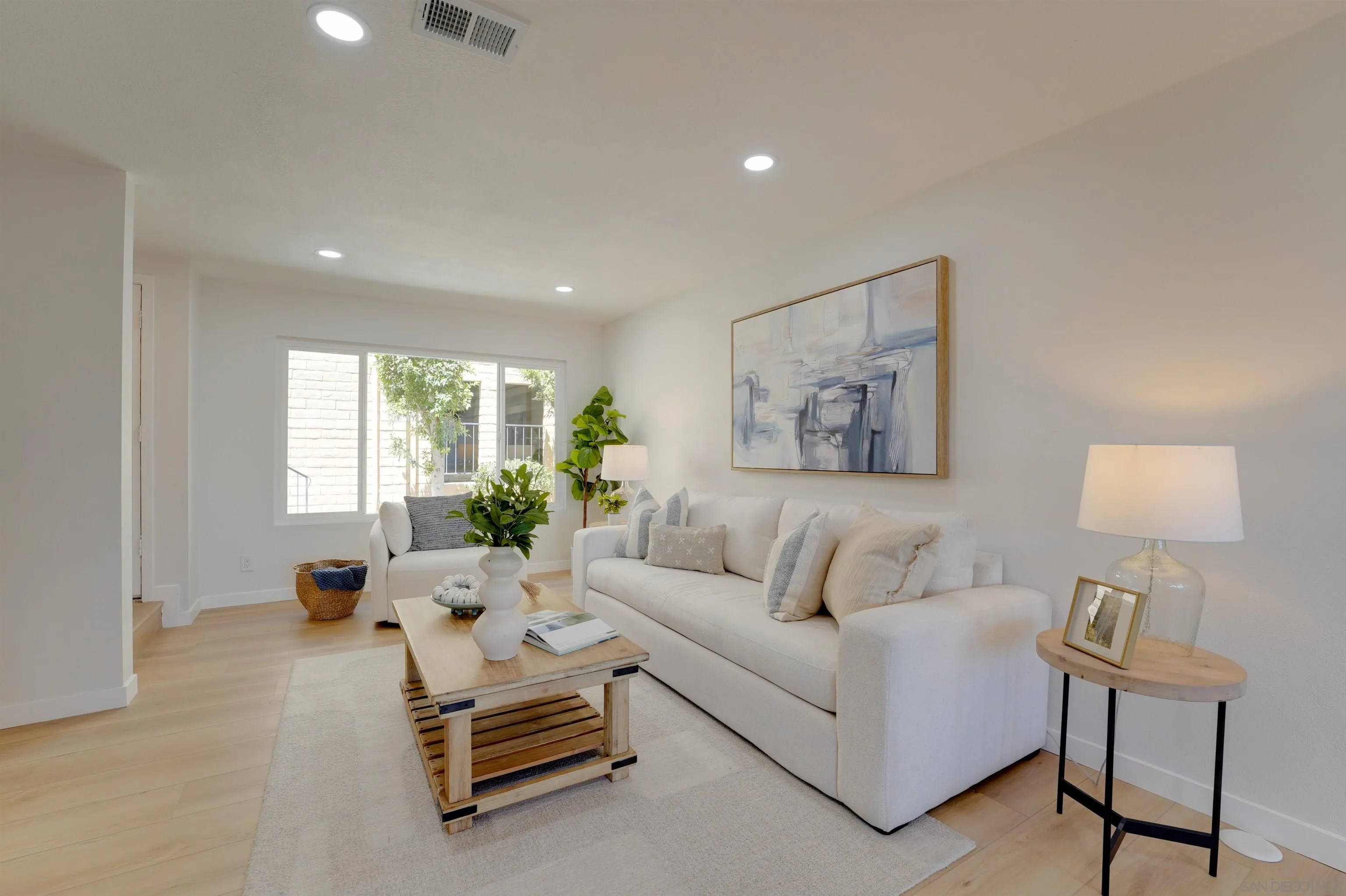 Photo #3: 260018712 Listing: Photo #3
