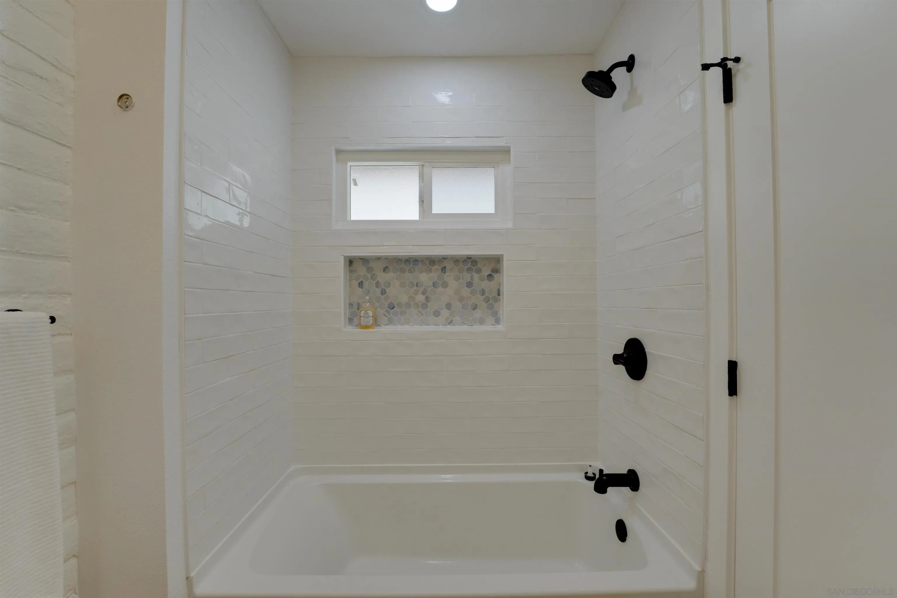 Photo #17: 260018712 Listing: Photo #17