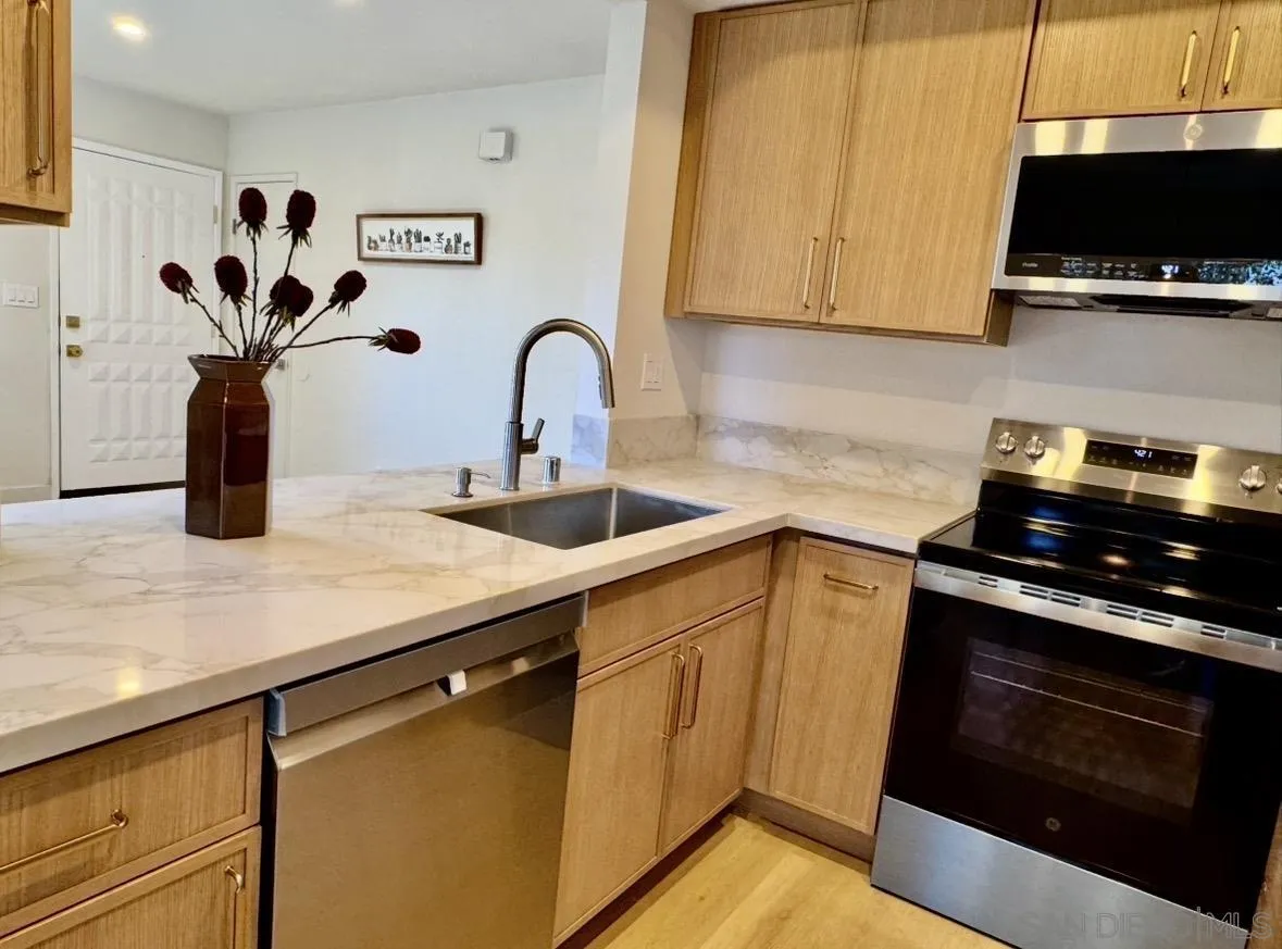 Photo #10: 260018713 Listing: Photo #10