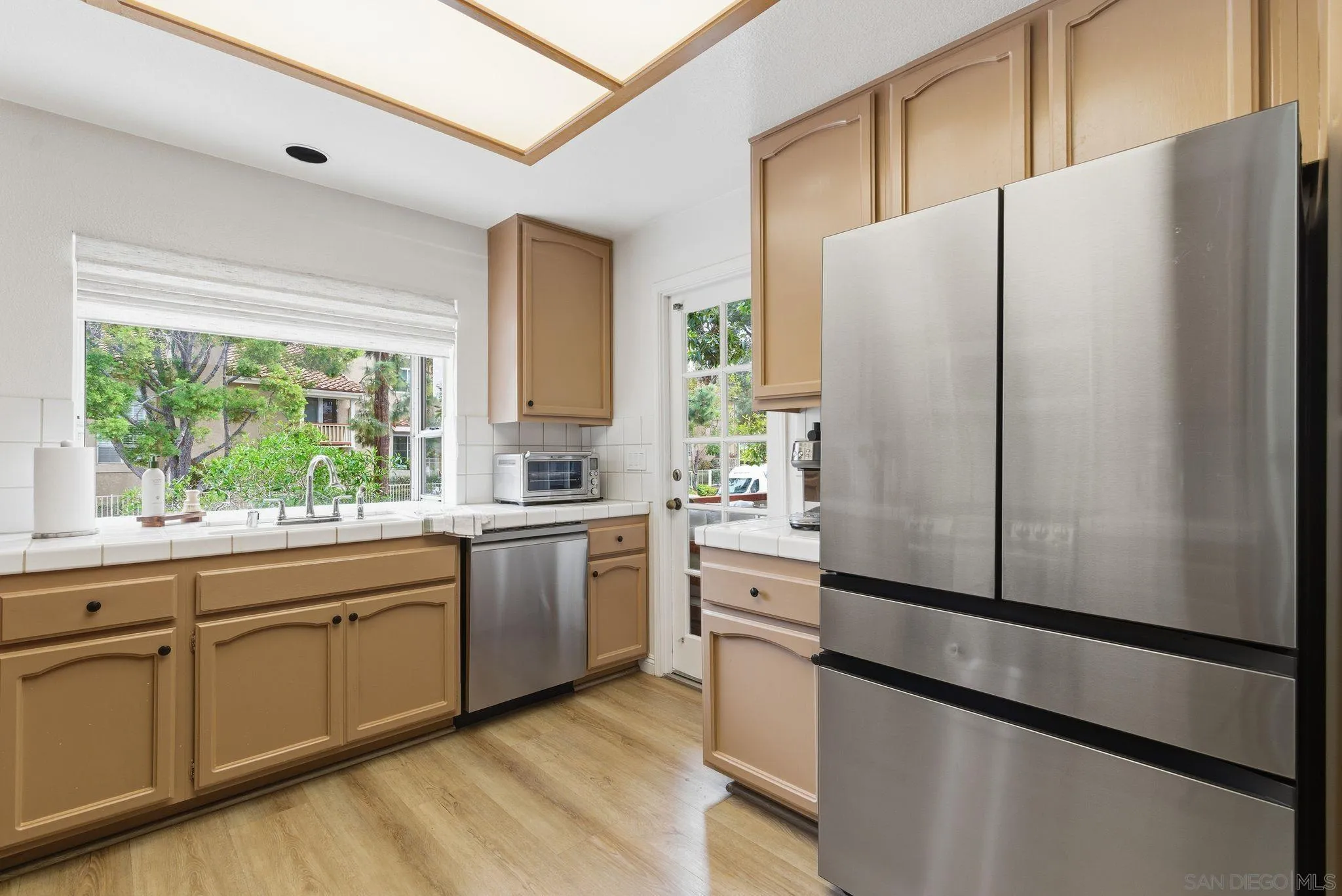 Photo #12: 260018715 Listing: Photo #12