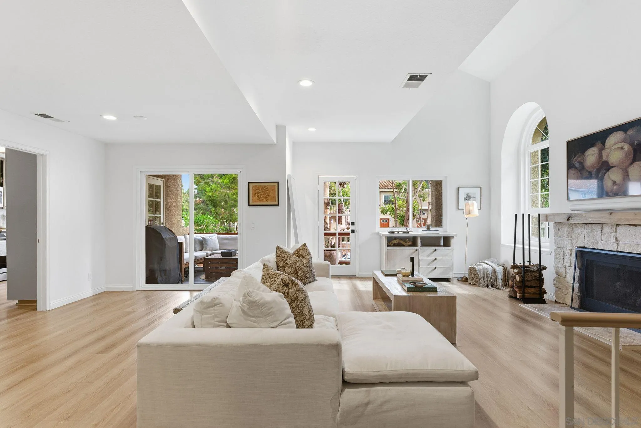 Photo #9: 260018715 Listing: Photo #9