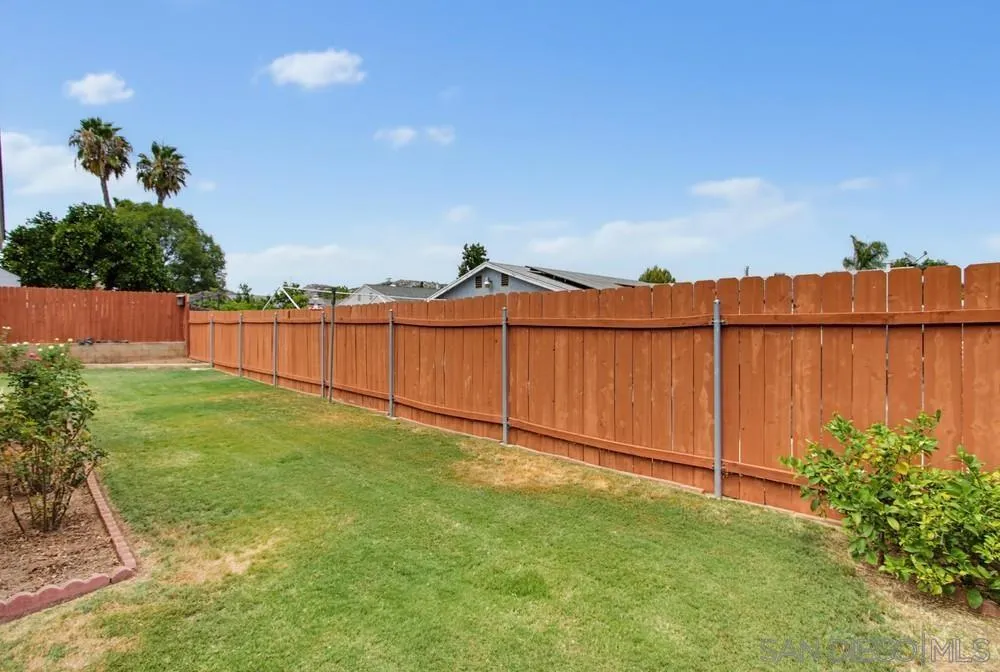 https://cdn.realtyfeed.com/cdn/127/260018716/0d44fd647de5700ed52ef9ea9dcaf570.webp