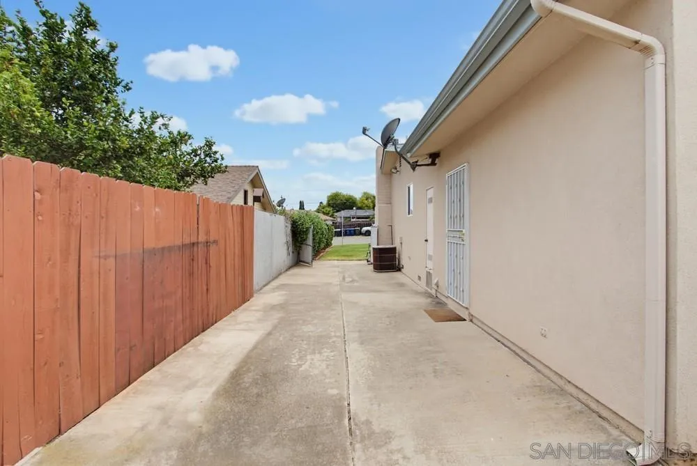 https://cdn.realtyfeed.com/cdn/127/260018716/48044e70814a38727a993d910b72c8aa.webp