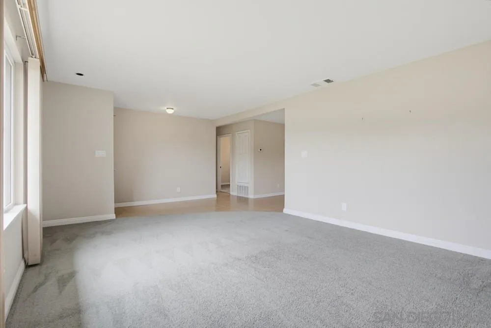 https://cdn.realtyfeed.com/cdn/127/260018716/4db0956d57b63d7b4166bd7d6e9042df.webp