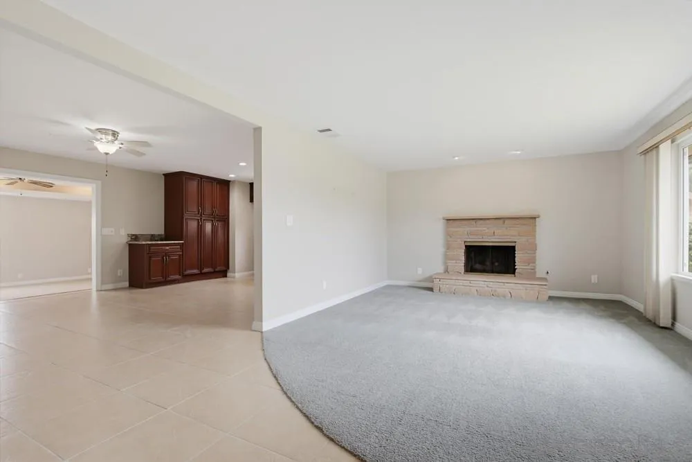 https://cdn.realtyfeed.com/cdn/127/260018716/5aeb8339032c836bc64a95f215d539af.webp
