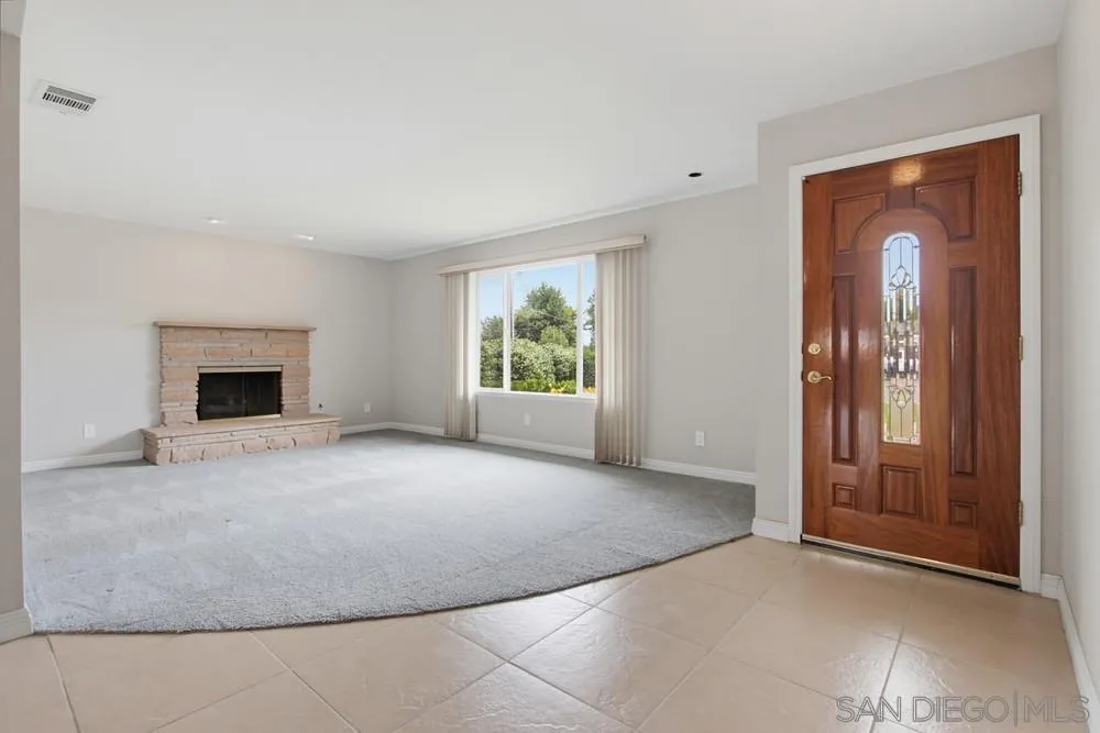 https://cdn.realtyfeed.com/cdn/127/260018716/6a0c350208aa76c4e68eb25622d7cb9b.webp