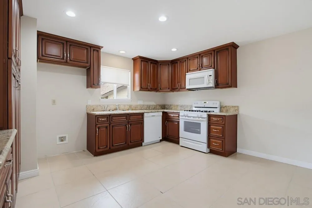 https://cdn.realtyfeed.com/cdn/127/260018716/d052e7b4276ab98c36e009cac750da97.webp