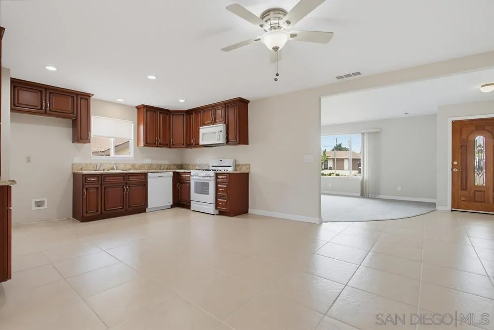 https://cdn.realtyfeed.com/cdn/127/260018716/d7b3d5a267d64838de9f953a69bb2d64.webp