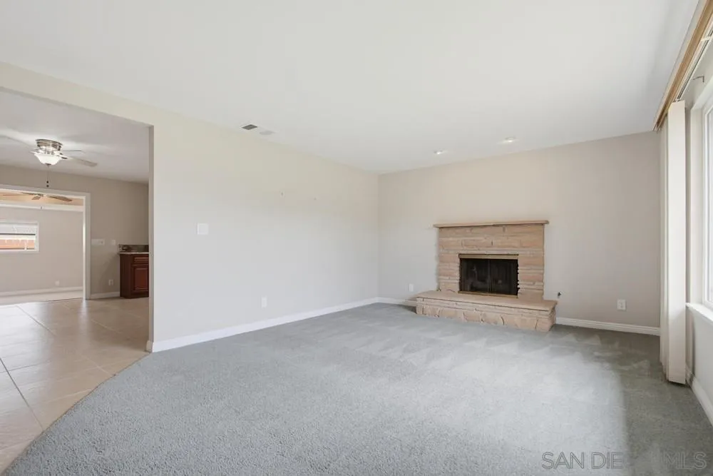 https://cdn.realtyfeed.com/cdn/127/260018716/ddae6b7e6abba8716b017645d64f6438.webp