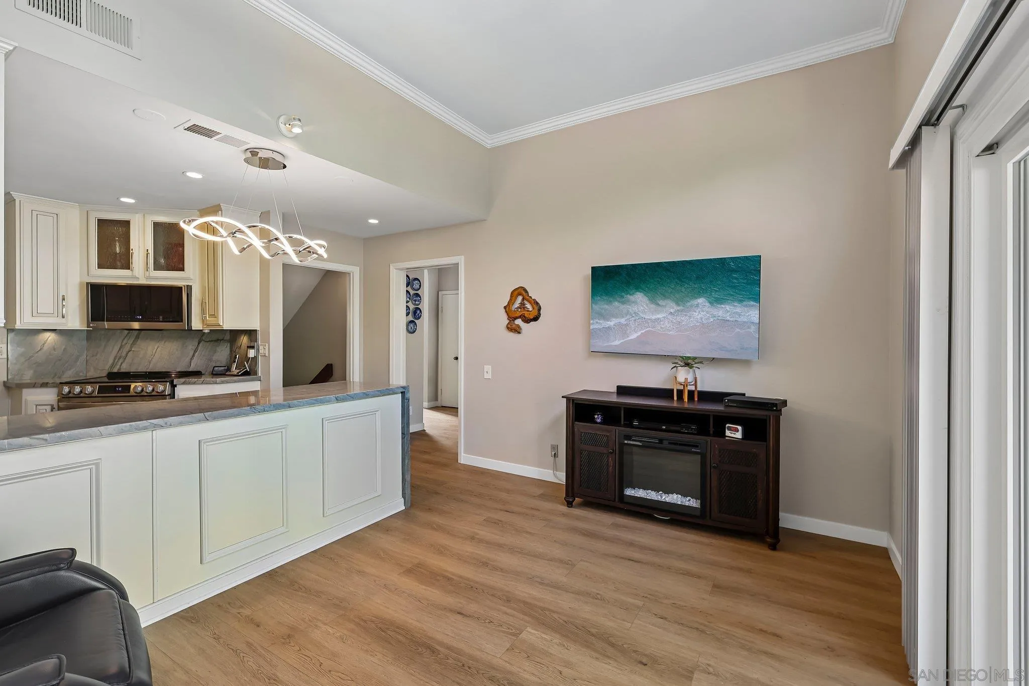 https://cdn.realtyfeed.com/cdn/127/260018720/4351ed3773cebbcd9bad8ff60faace4a.webp