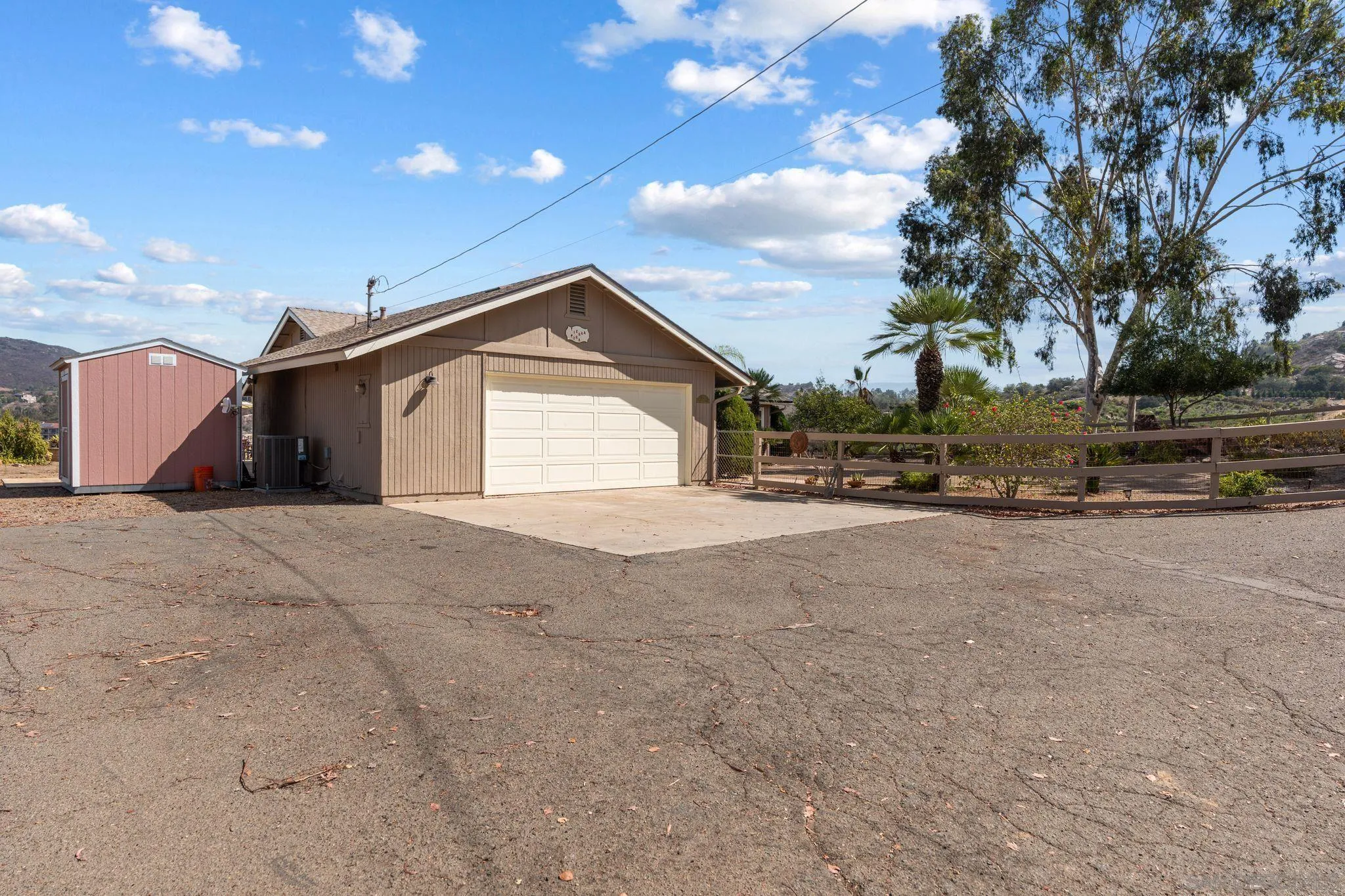 https://cdn.realtyfeed.com/cdn/127/260018728/1f31543c87aefc8c4c29b33c10bc1b97.webp