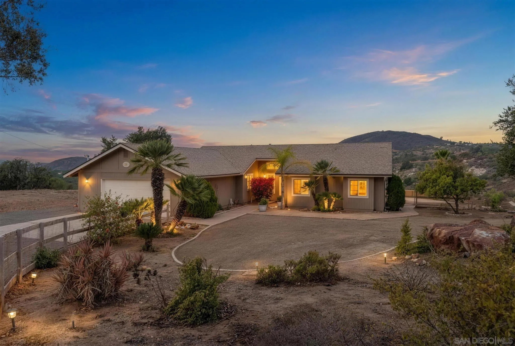 https://cdn.realtyfeed.com/cdn/127/260018728/22ba870edd16df56dfcdb24a43fe9b20.webp
