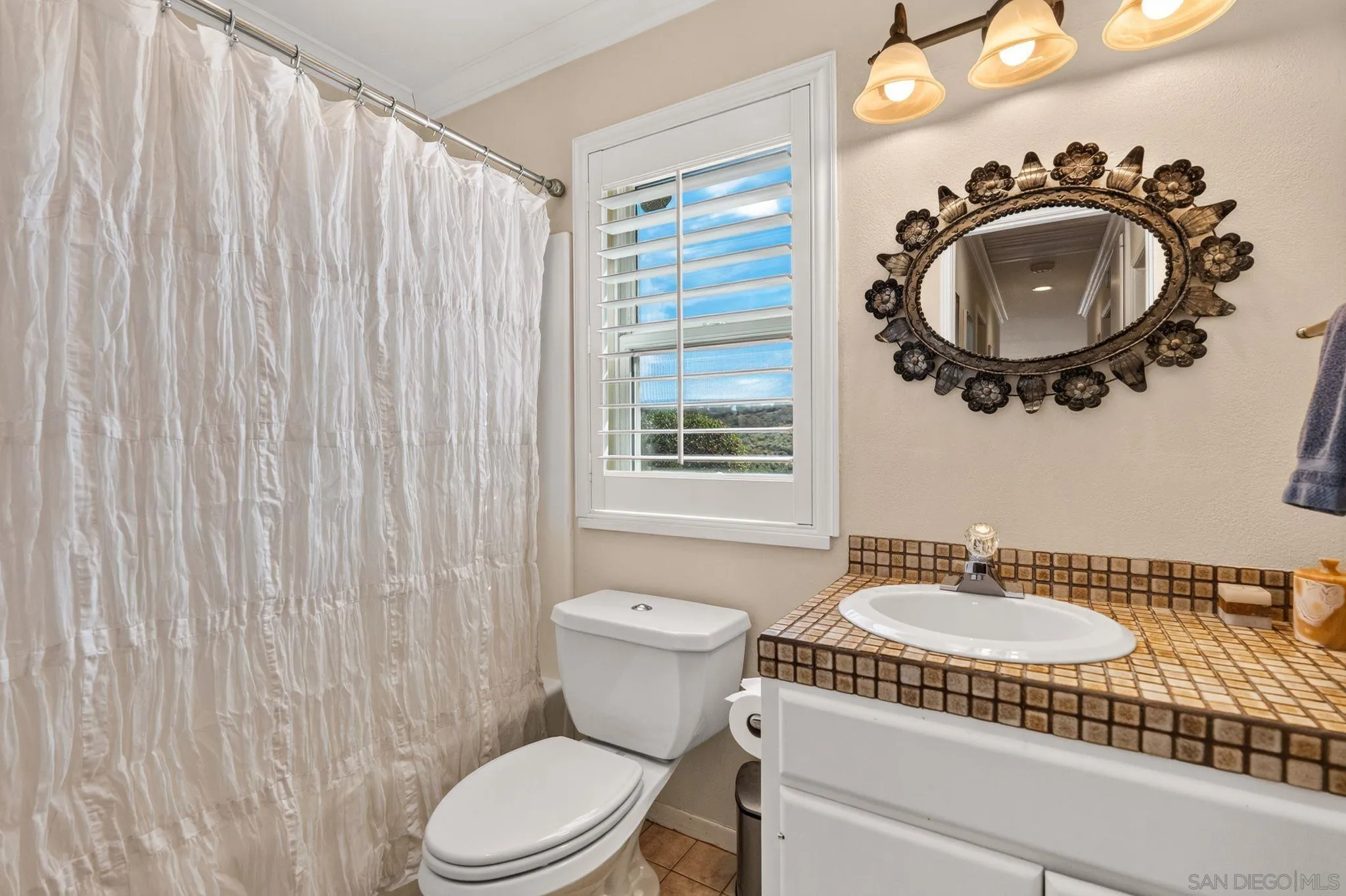 https://cdn.realtyfeed.com/cdn/127/260018728/9d9859e1643b3e253a6ce19031c5171a.webp