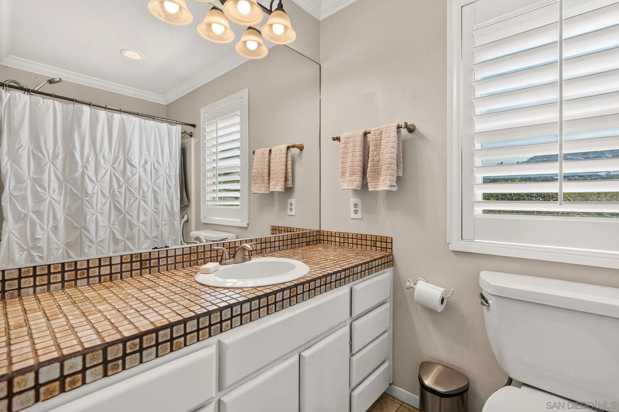 https://cdn.realtyfeed.com/cdn/127/260018728/bf0874ba35c41f755528fce0521338b4.webp