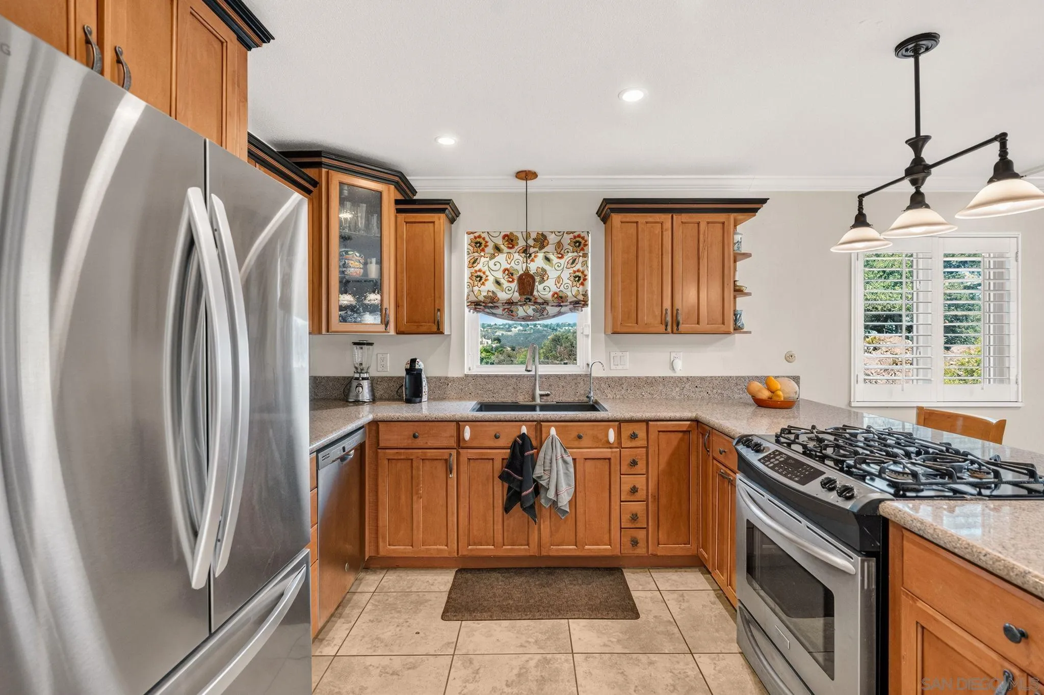 https://cdn.realtyfeed.com/cdn/127/260018728/ce7f7579a6ec27e3f7ff8e68417c8613.webp