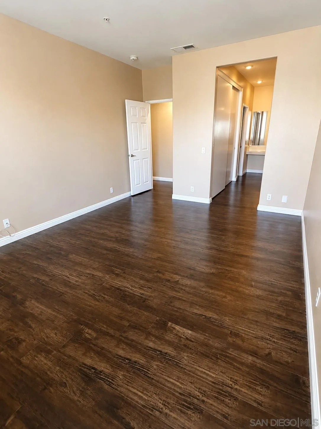 Photo #10: 260018731 Listing: Photo #10