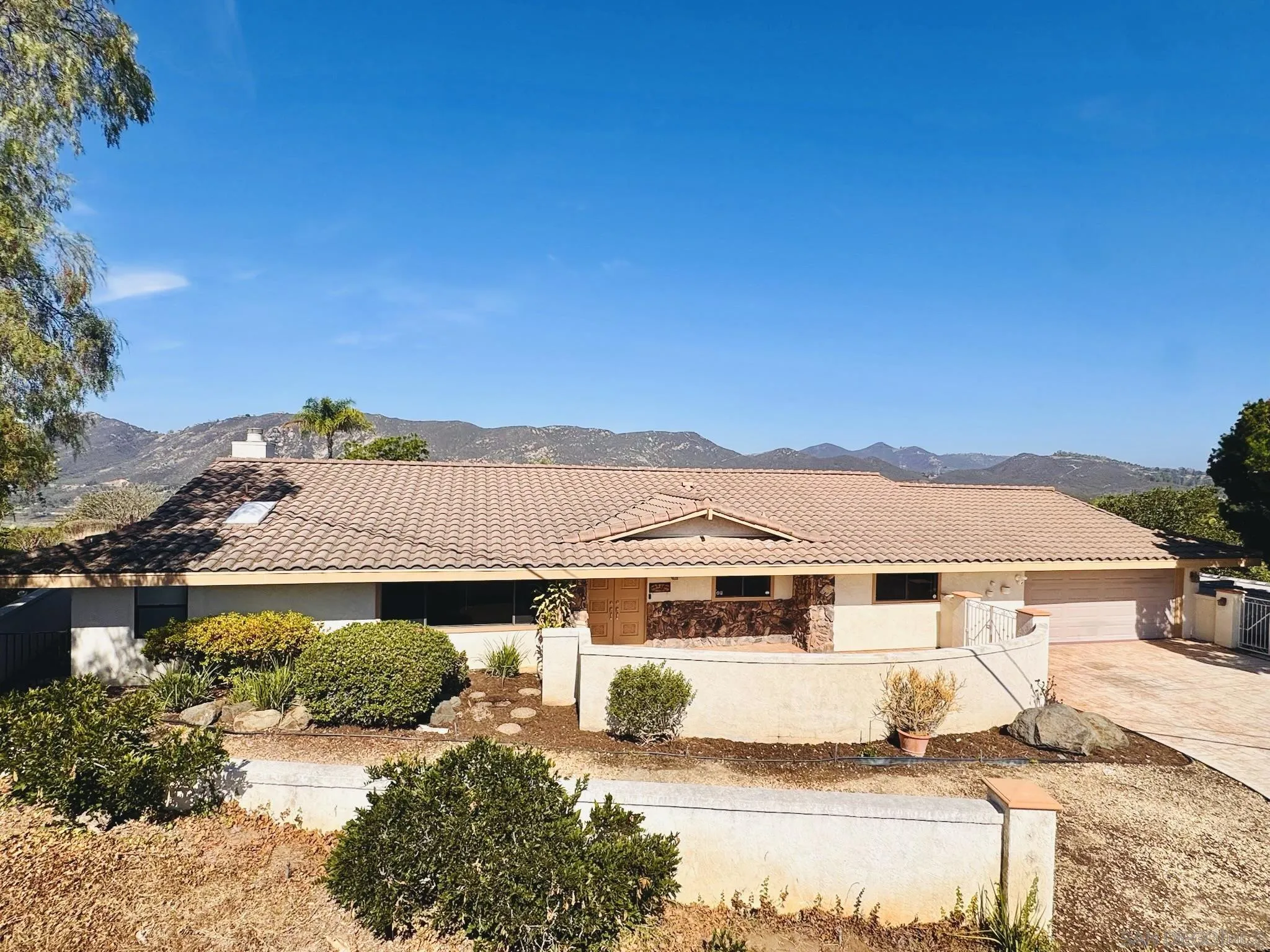 3343 Vista De La Cresta, Escondido, CA 92029 - Main photo, Escondido, CA