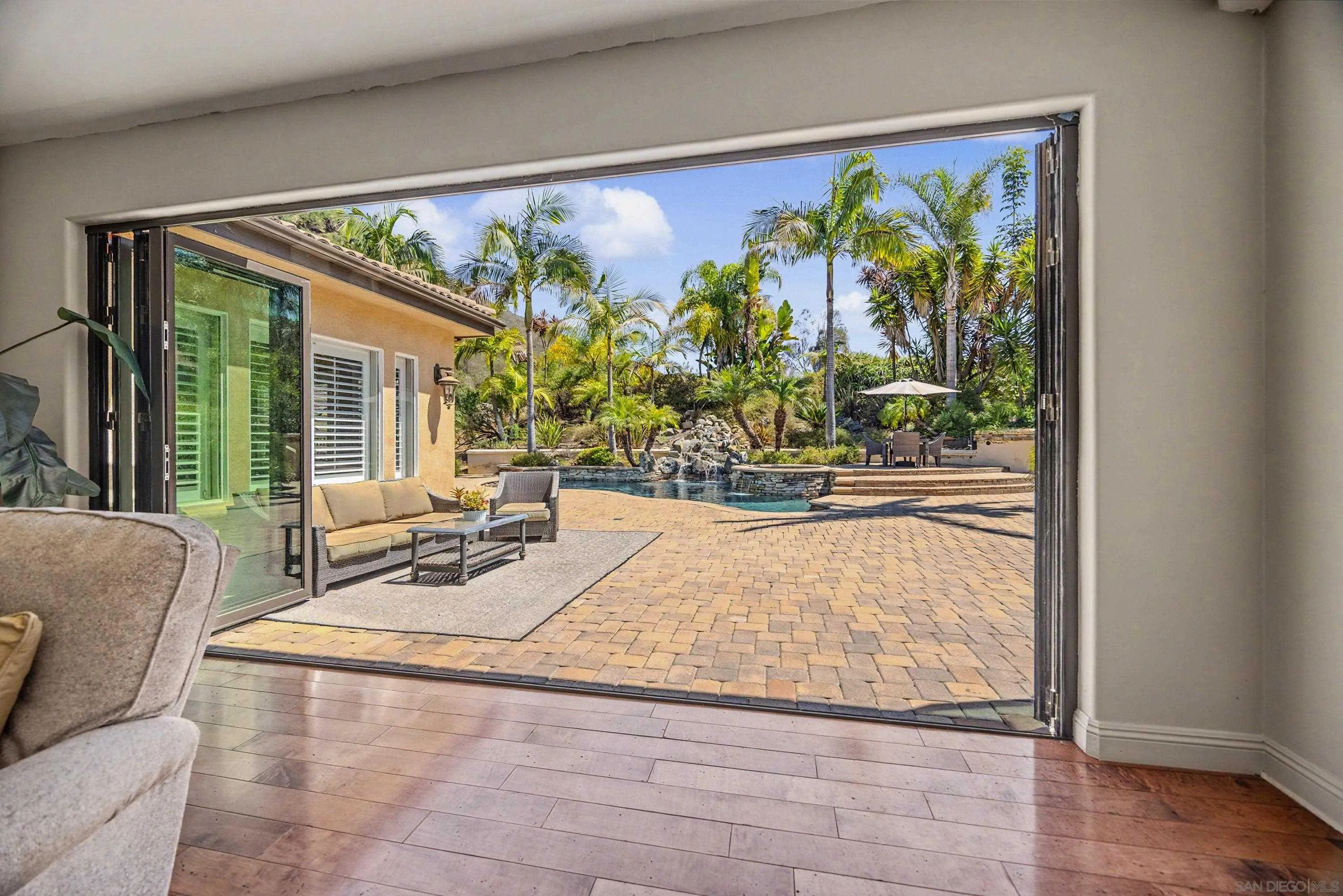 https://cdn.realtyfeed.com/cdn/127/260018737/3b38c7f2e0583c3bfa6086b1ee0809ef.webp