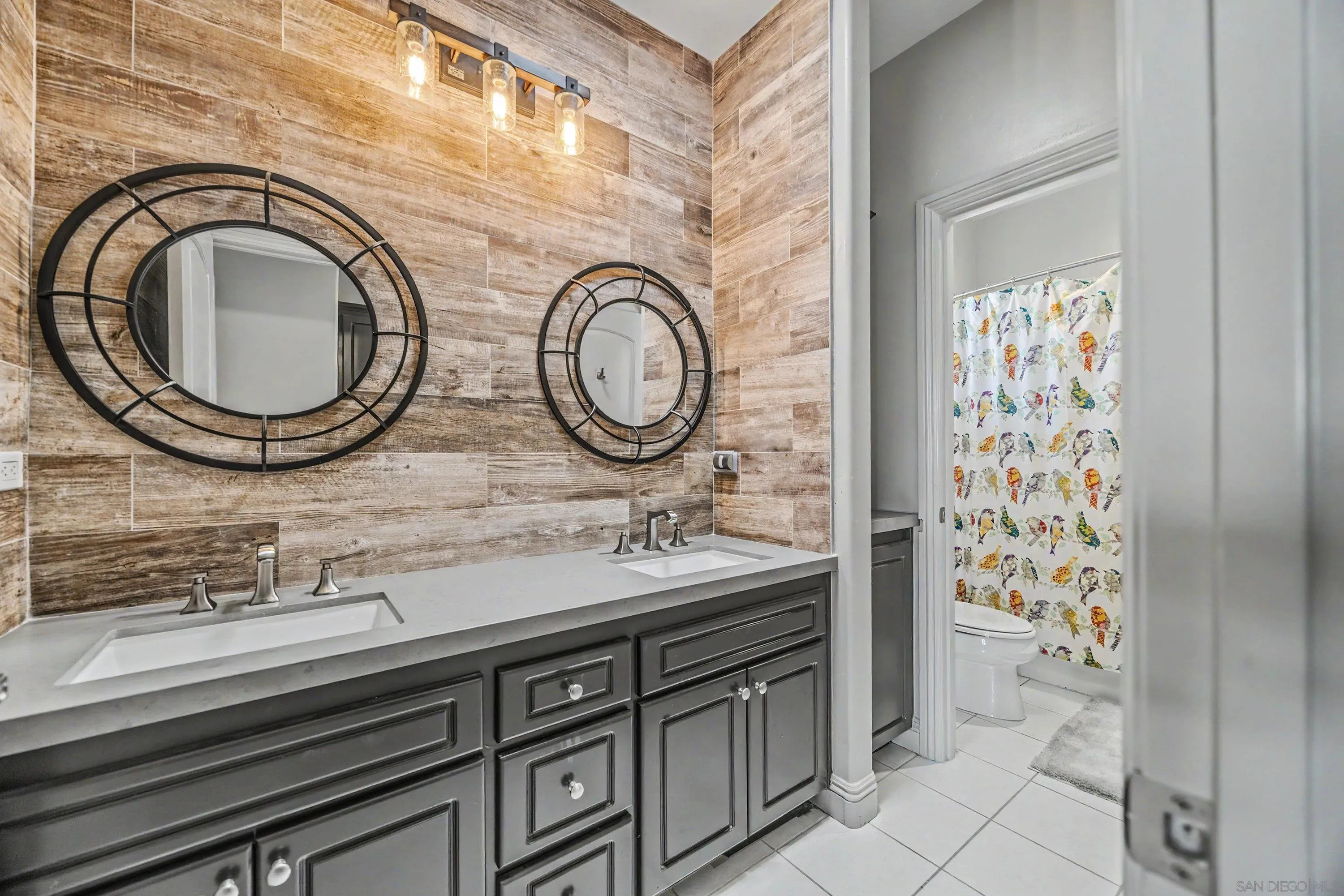 https://cdn.realtyfeed.com/cdn/127/260018737/564563d6f7f463faa6b61890bf2770f7.webp