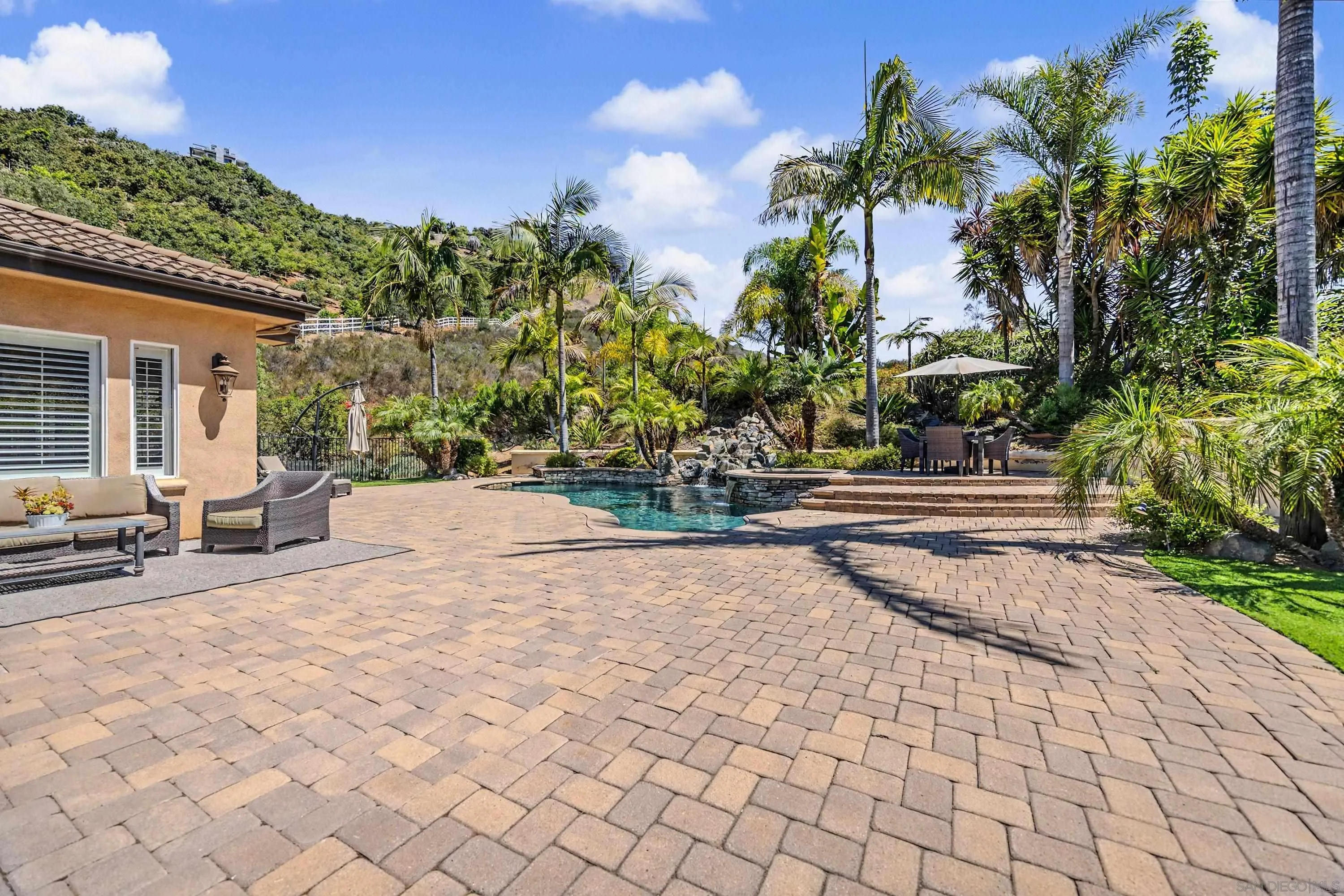 https://cdn.realtyfeed.com/cdn/127/260018737/5f7c829d66de1bd09da2a386e42f19c0.webp