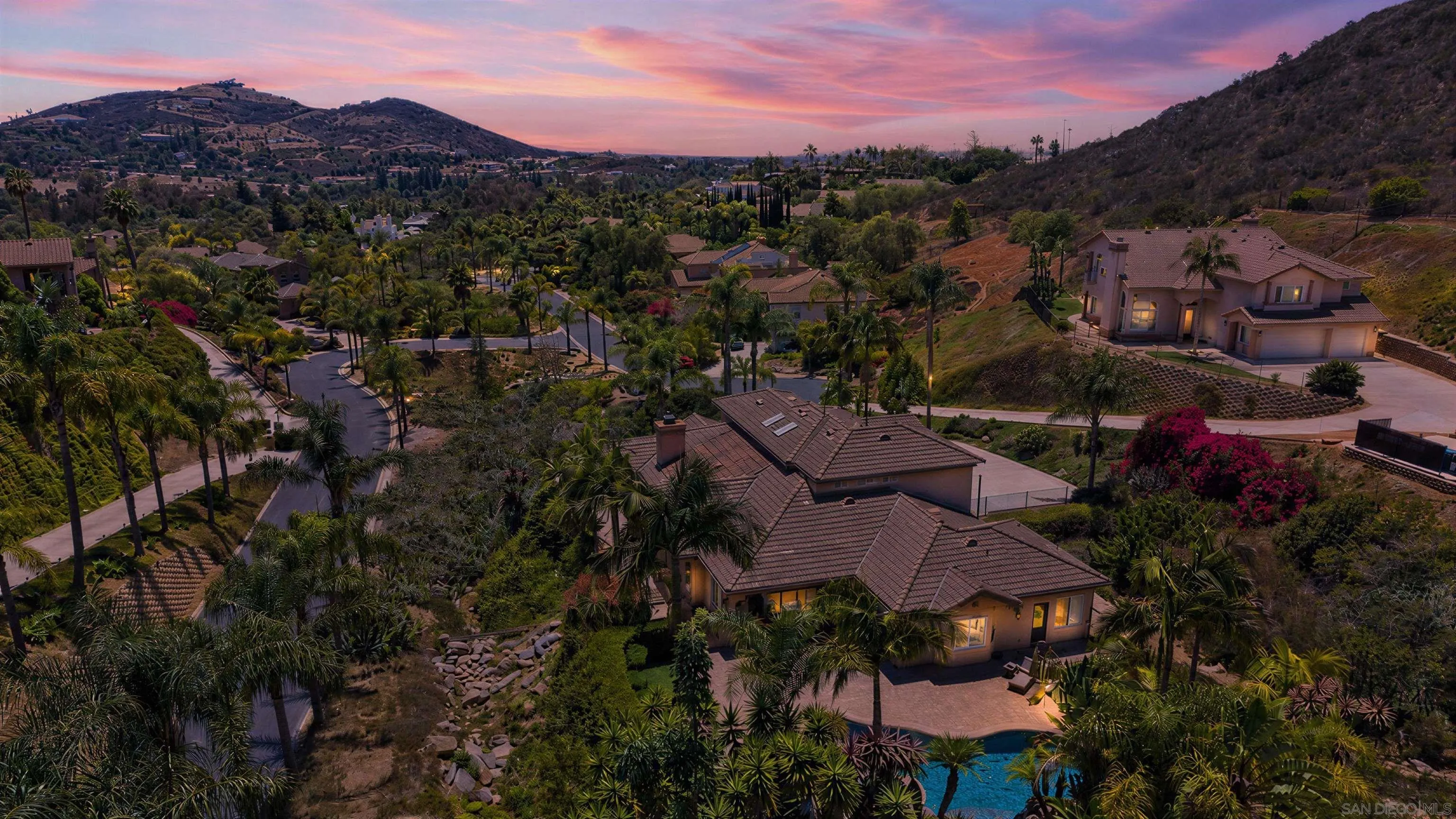 https://cdn.realtyfeed.com/cdn/127/260018737/8a1f0065949e68e7535800fcc1899615.webp