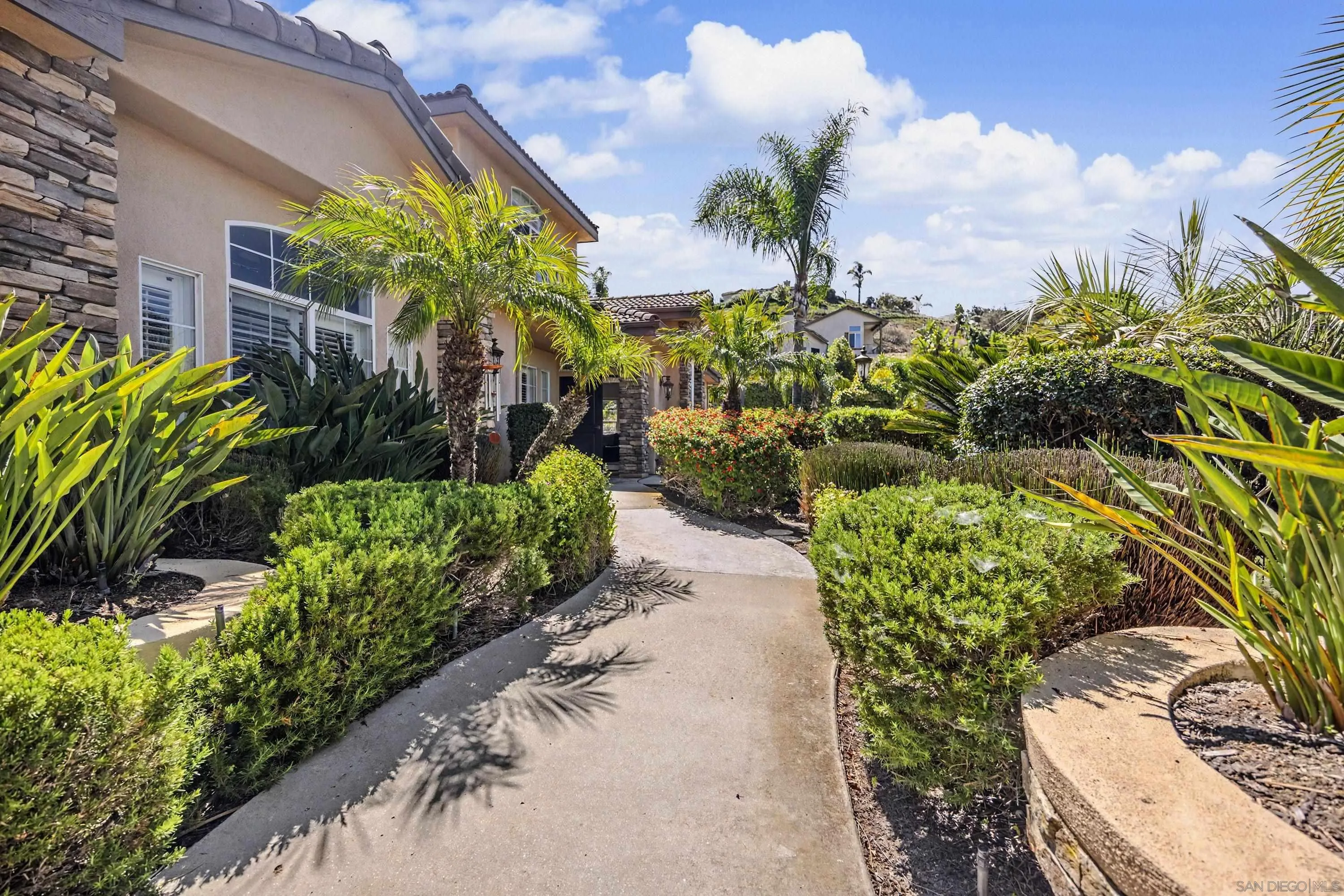 https://cdn.realtyfeed.com/cdn/127/260018737/9eb23030ea0782e1aaeca20c88be2d54.webp