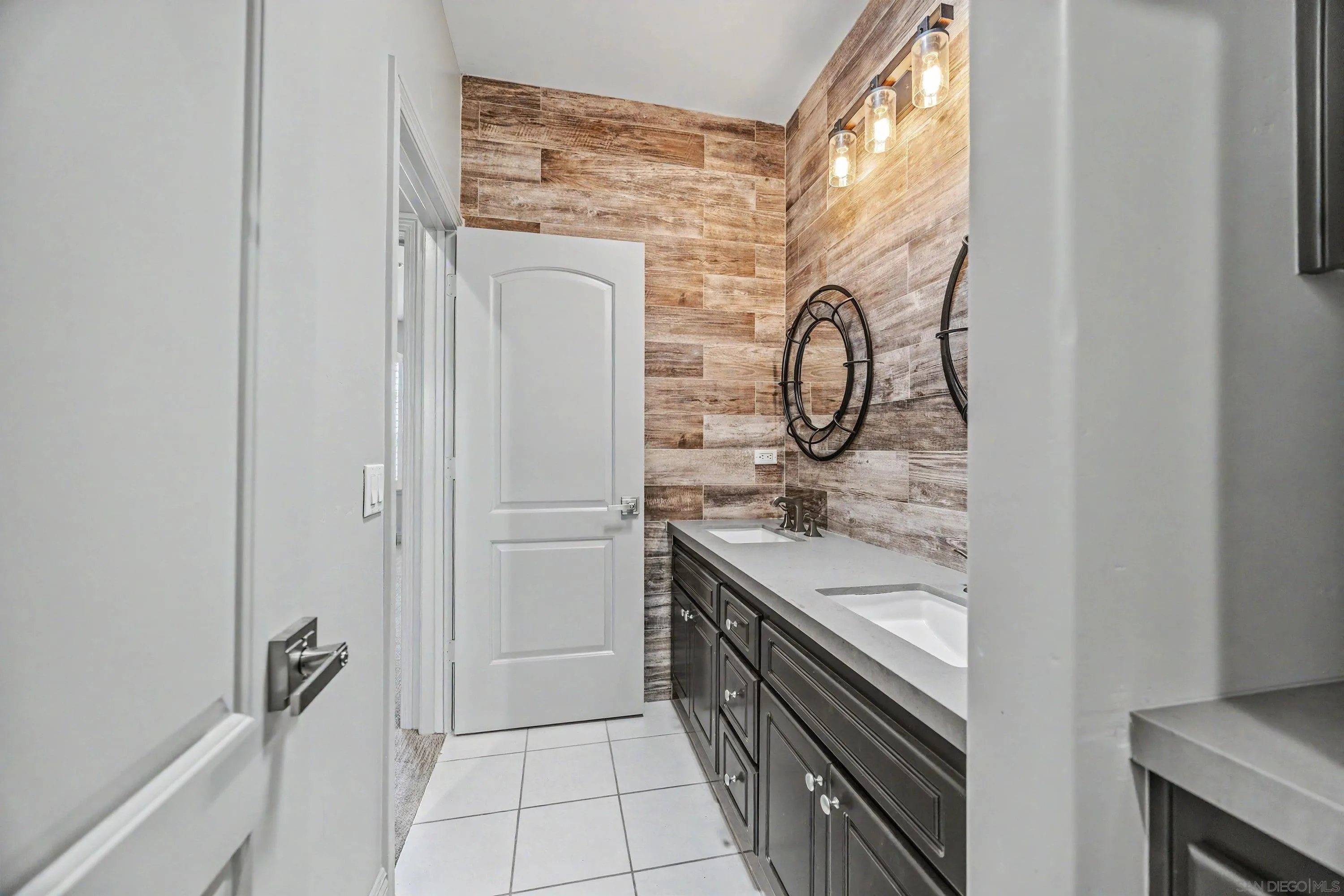 https://cdn.realtyfeed.com/cdn/127/260018737/b8302b00b4e87510f13f25983cb11e6f.webp