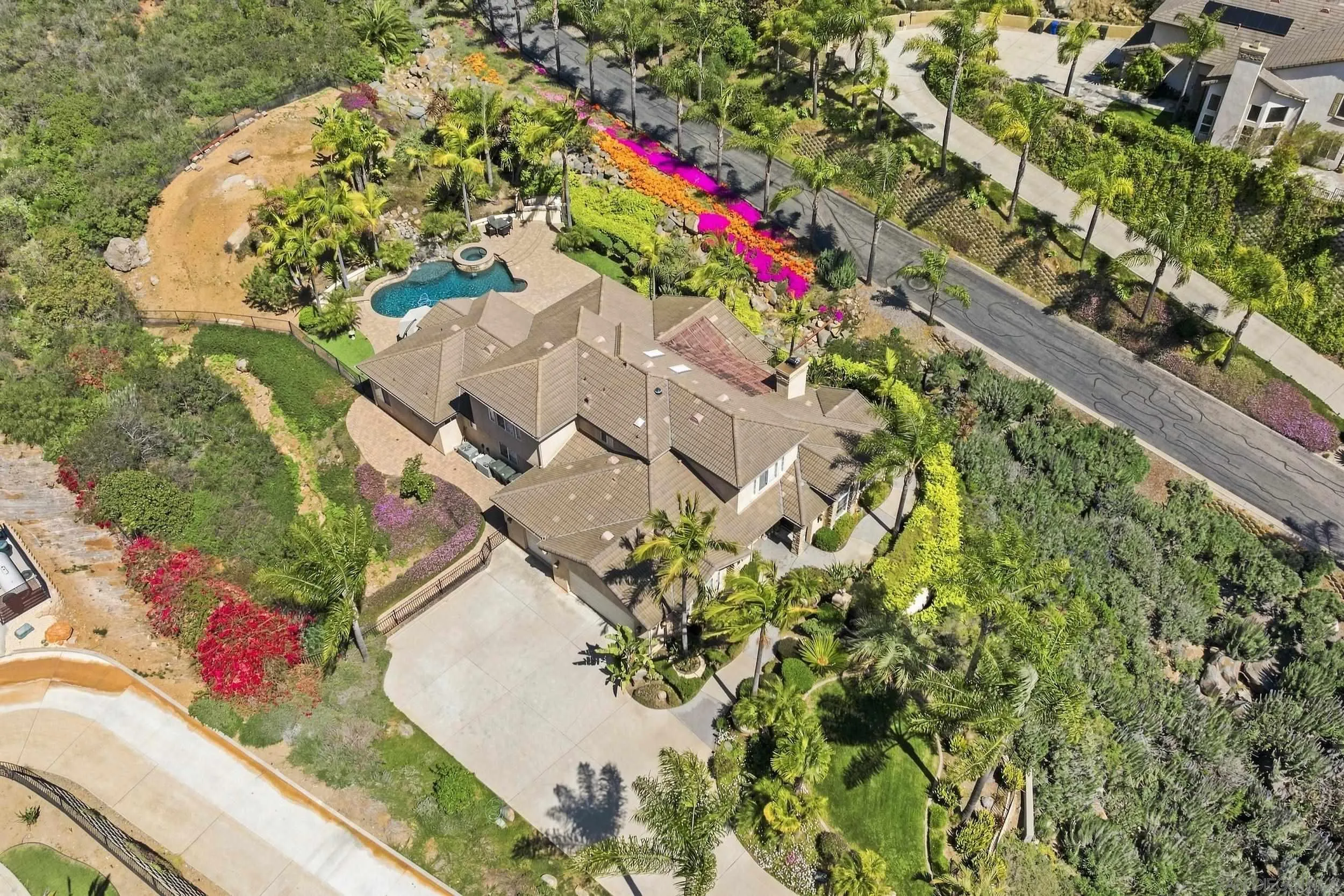 https://cdn.realtyfeed.com/cdn/127/260018737/c87038d50a7cb668abae9ed2196fc494.webp