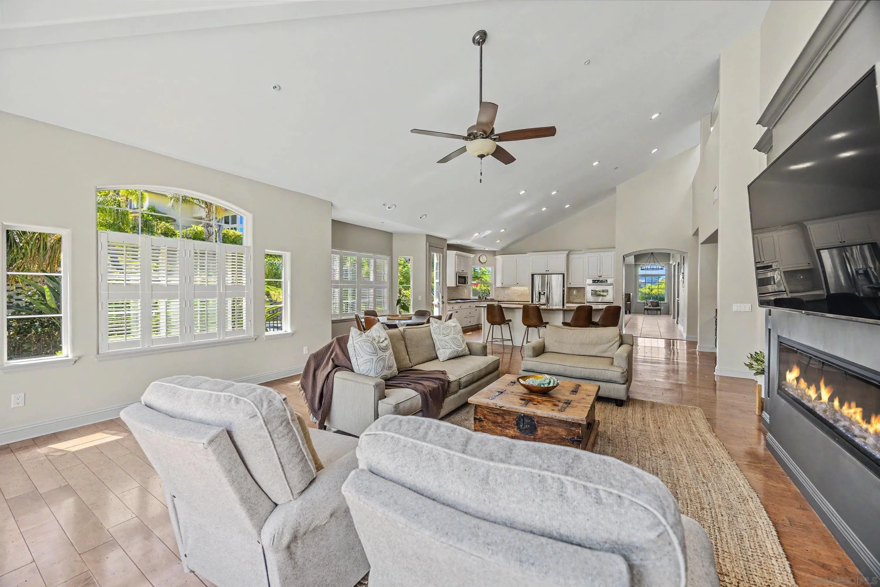 https://cdn.realtyfeed.com/cdn/127/260018737/e19afdff0c0a2d40e53941366c37c37e.webp