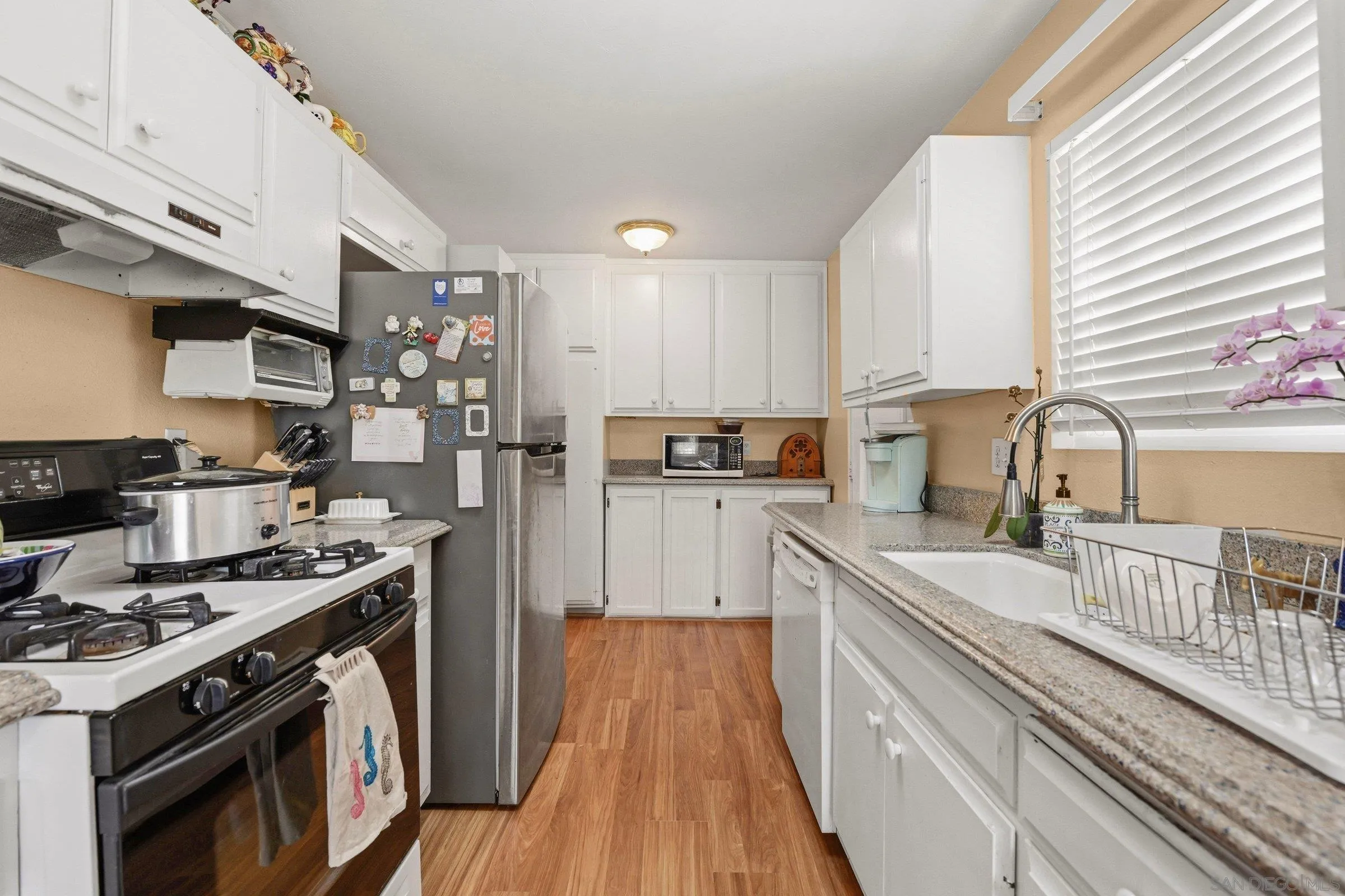 Photo #2: 260018743 Listing: Photo #2