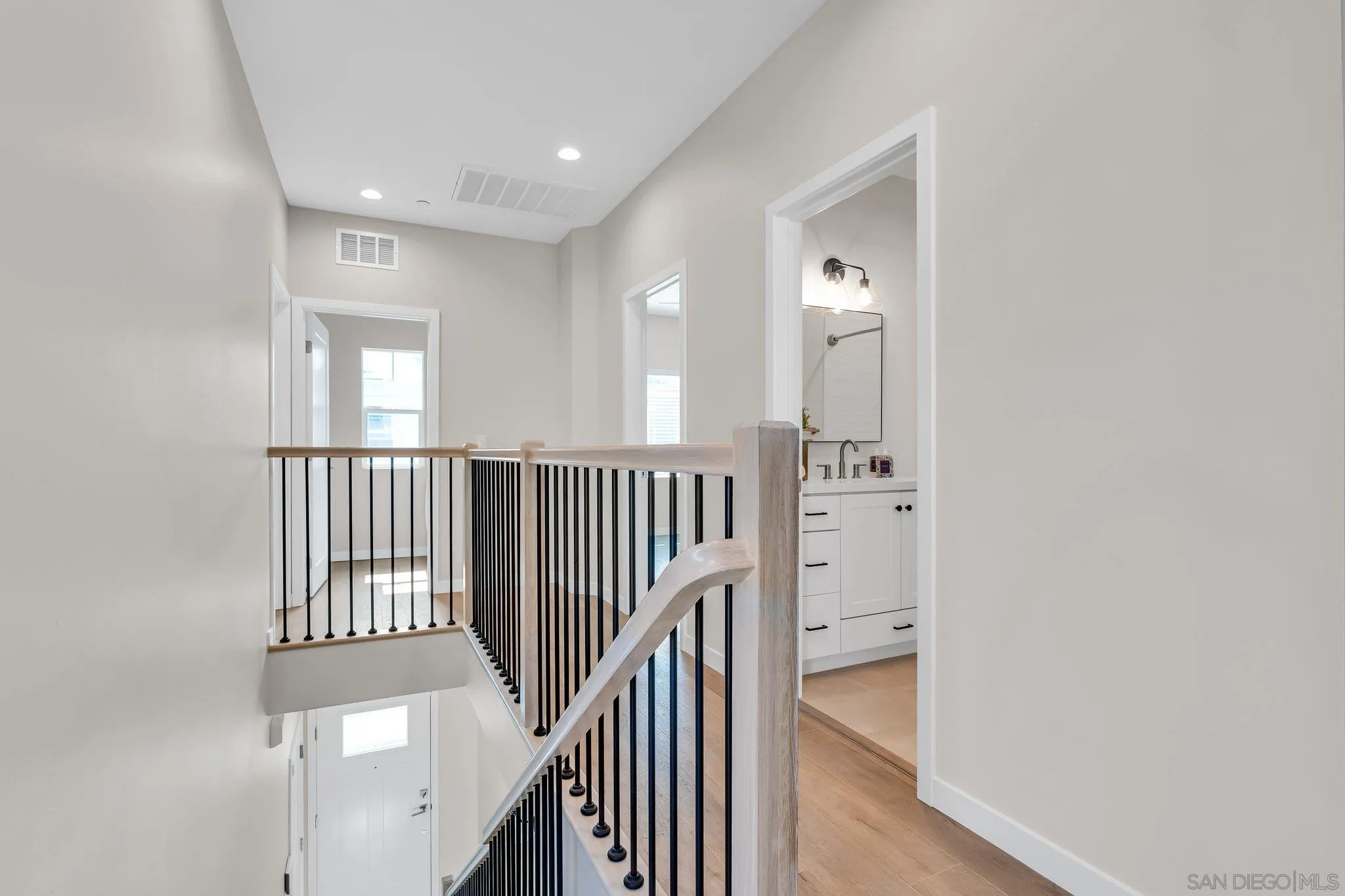 https://cdn.realtyfeed.com/cdn/127/260018746/b2008fb315b20801d25a1beaa3910dcc.webp